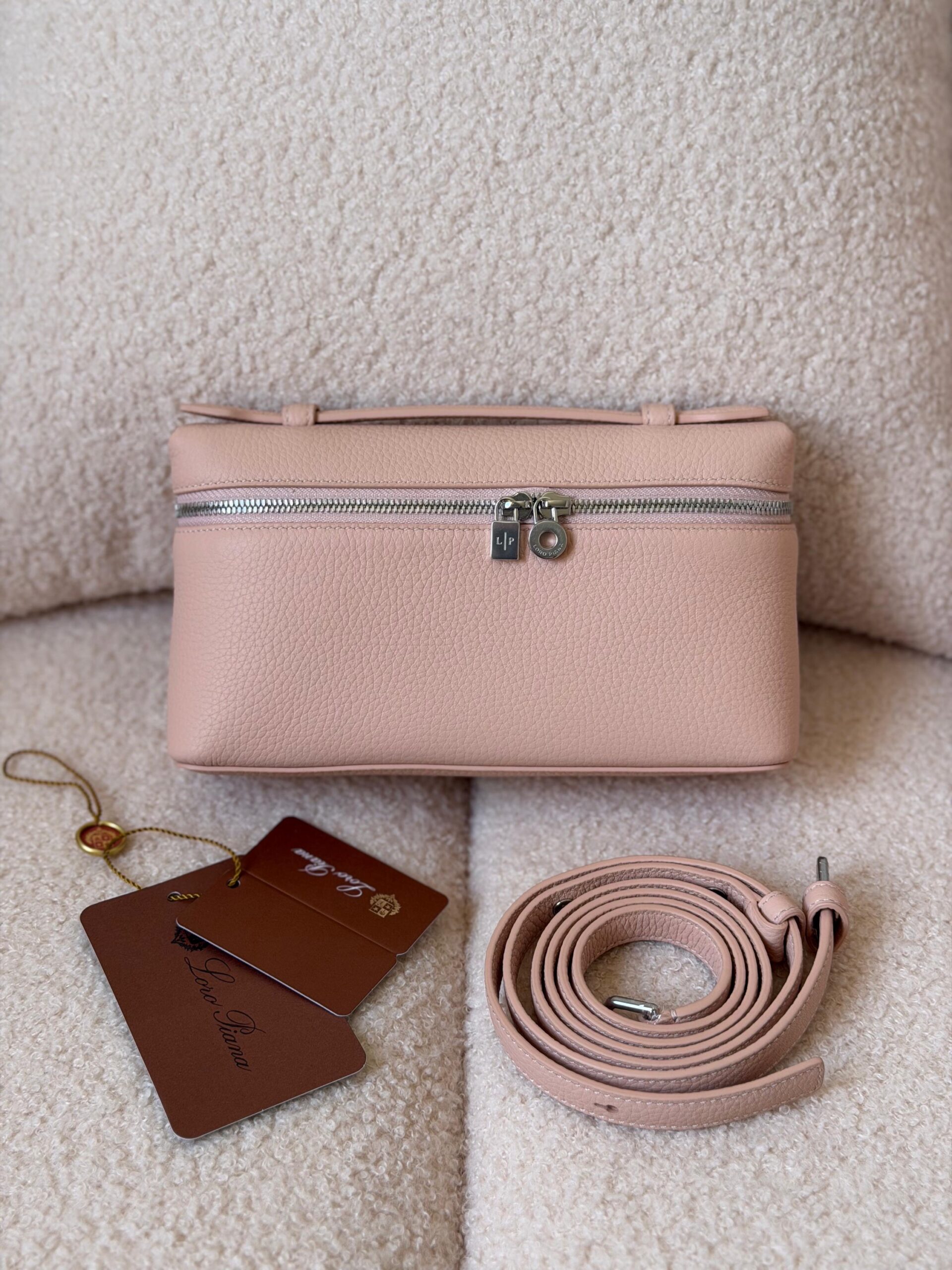 Loro Piana Extra Pocket L19 Bag - Image 18