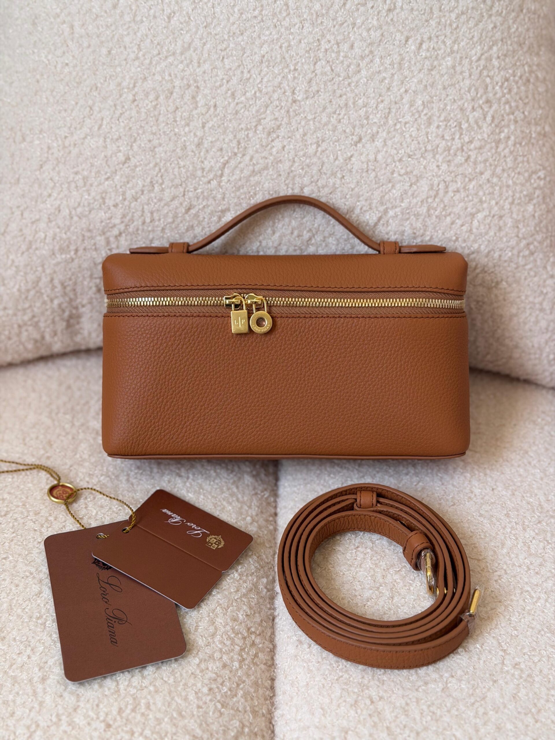 Loro Piana Extra Pocket L19 Bag - Image 11
