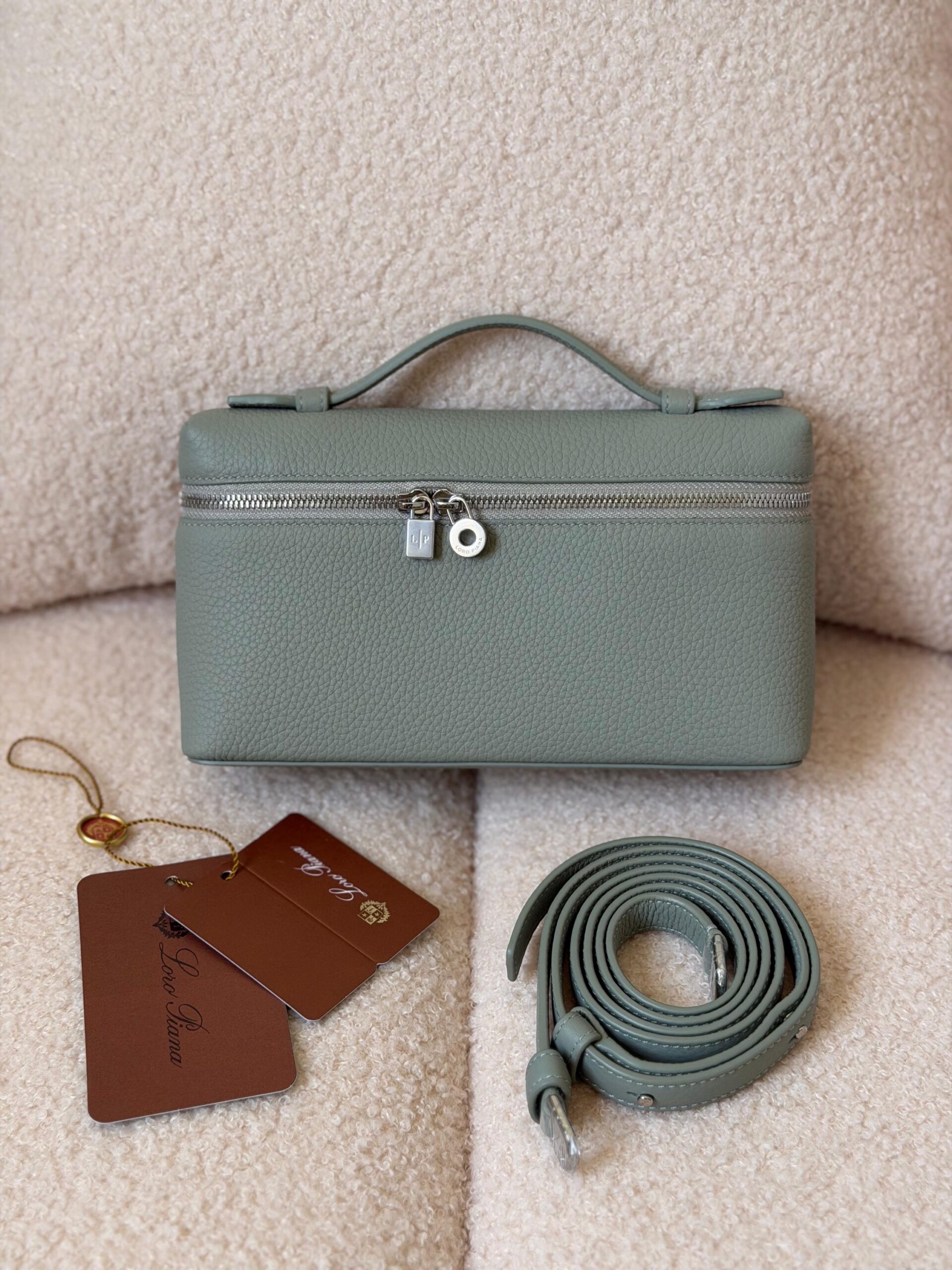 Loro Piana Extra Pocket L19 Bag - Image 17