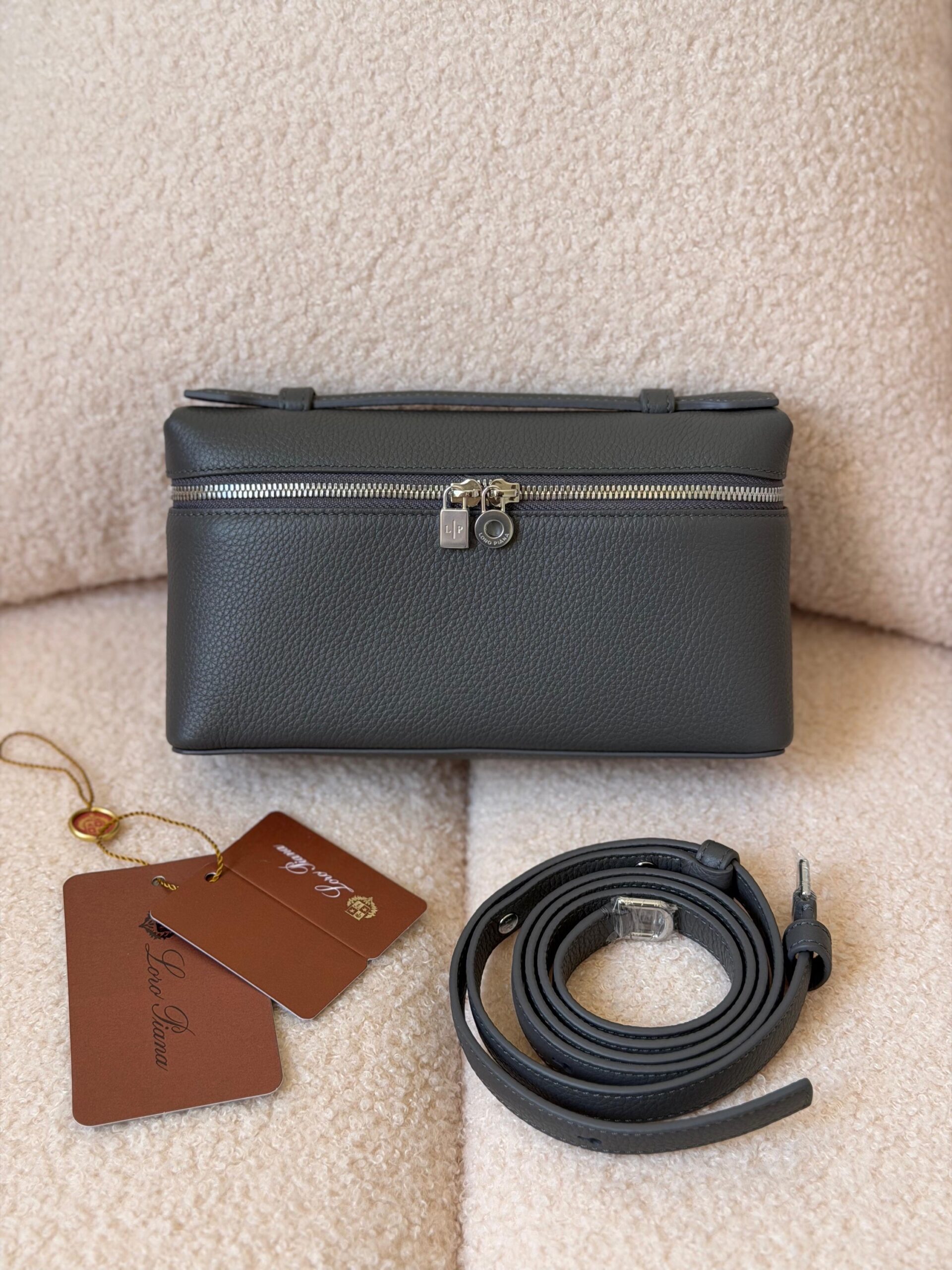 Loro Piana Extra Pocket L19 Bag - Image 16