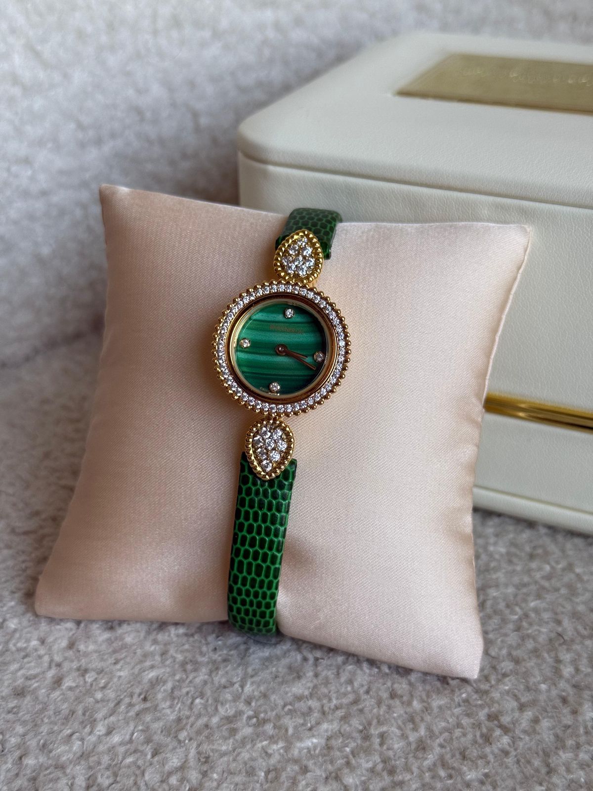 Thin Classic Leather Strap Watch for Ladies