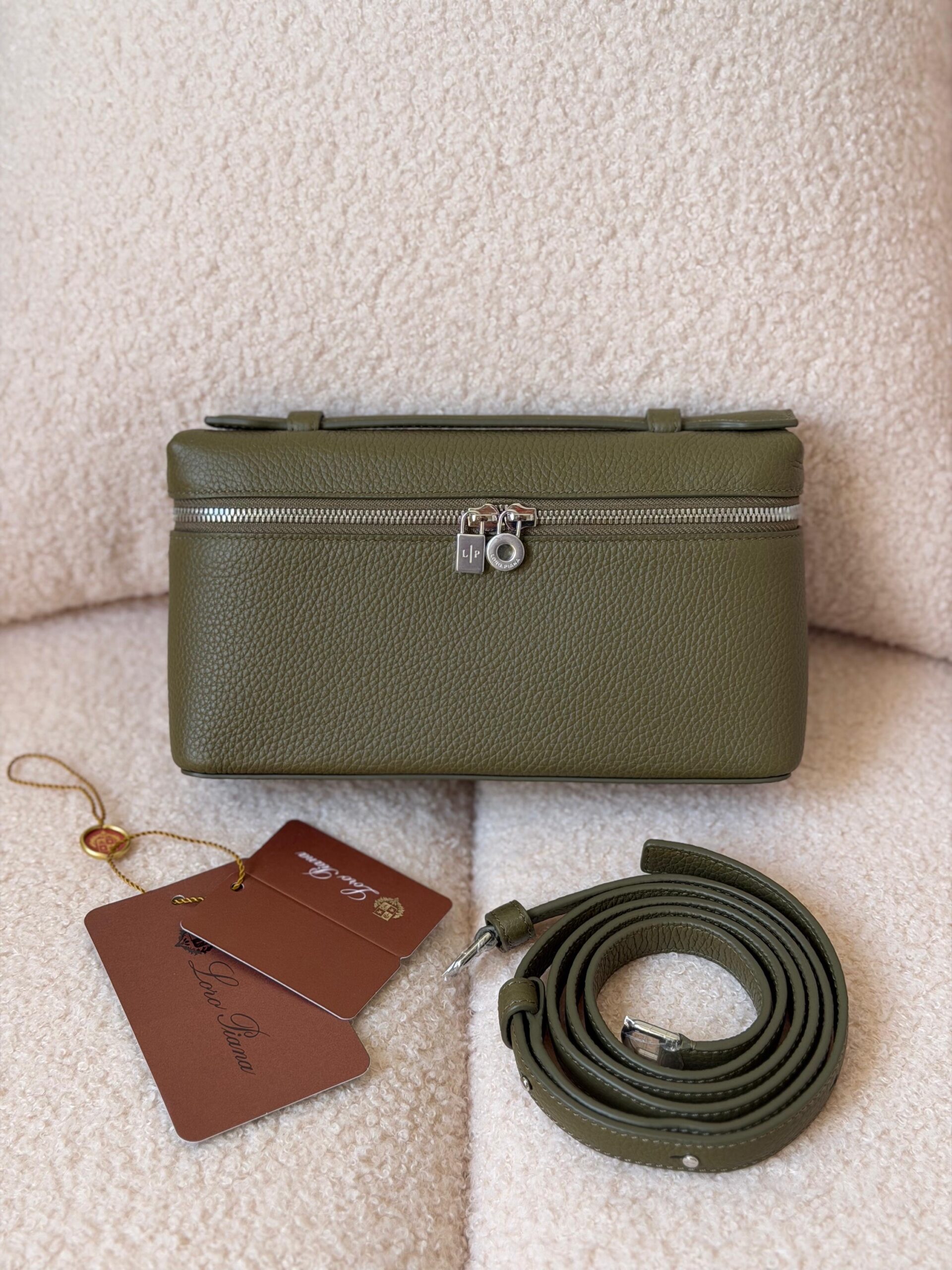 Loro Piana Extra Pocket L19 Bag - Image 12