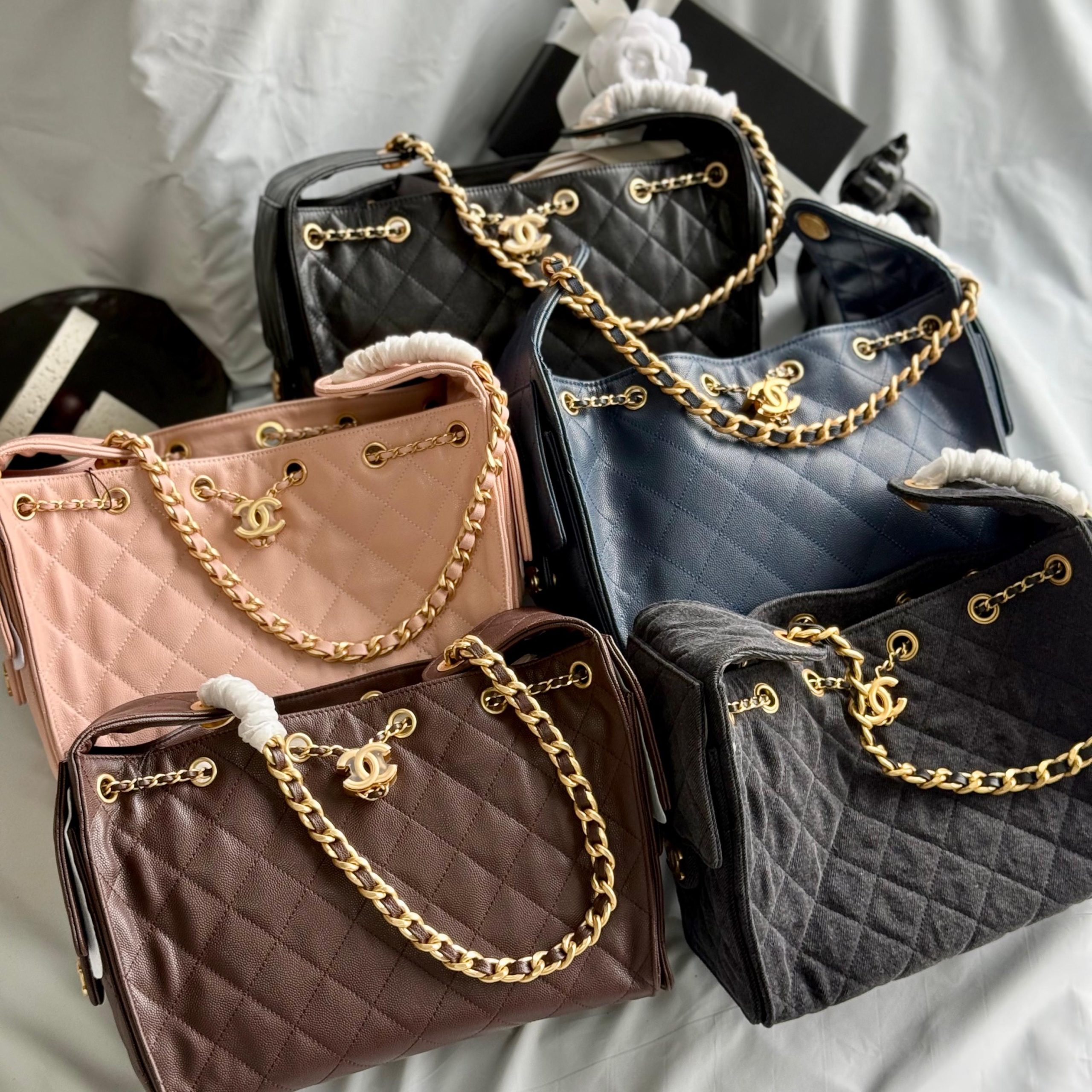 Chanel 25 Hobo Bag Crafted Grained Calfskin - Image 4