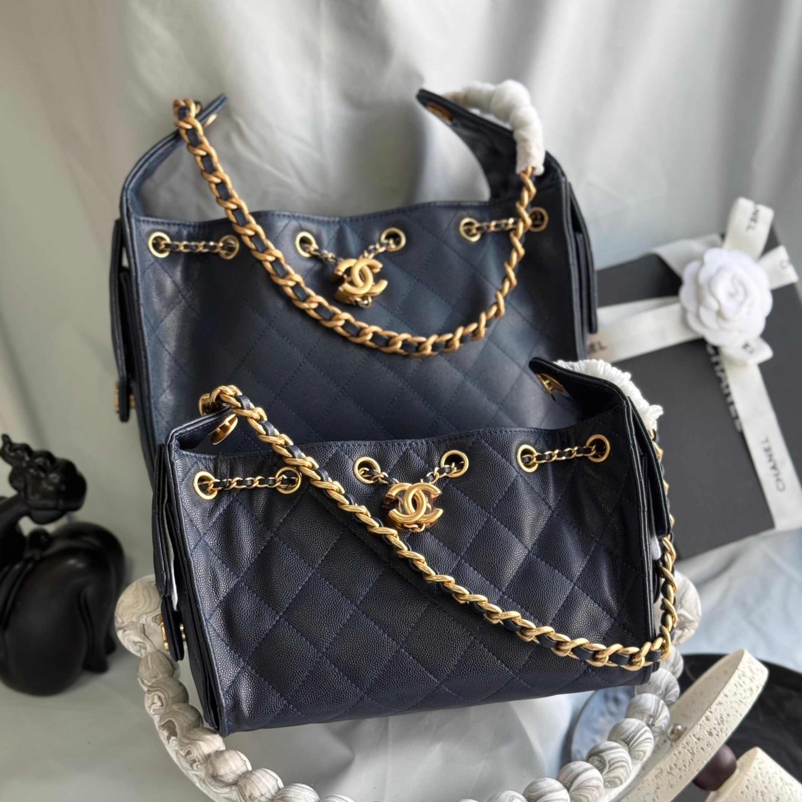 Chanel 25 Hobo Bag Crafted Grained Calfskin - Image 2