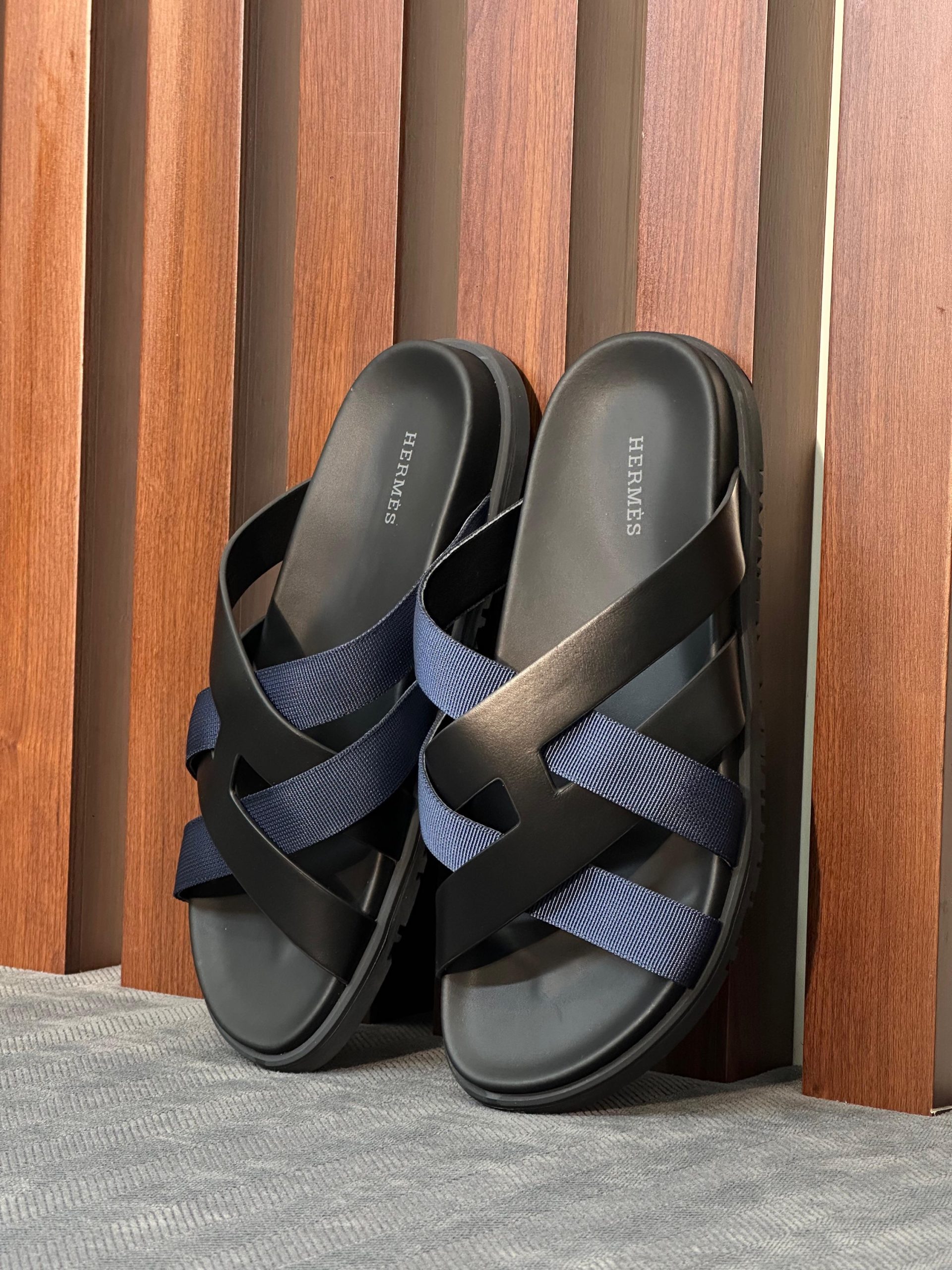 Hermès Kazimir Sandals - Image 9