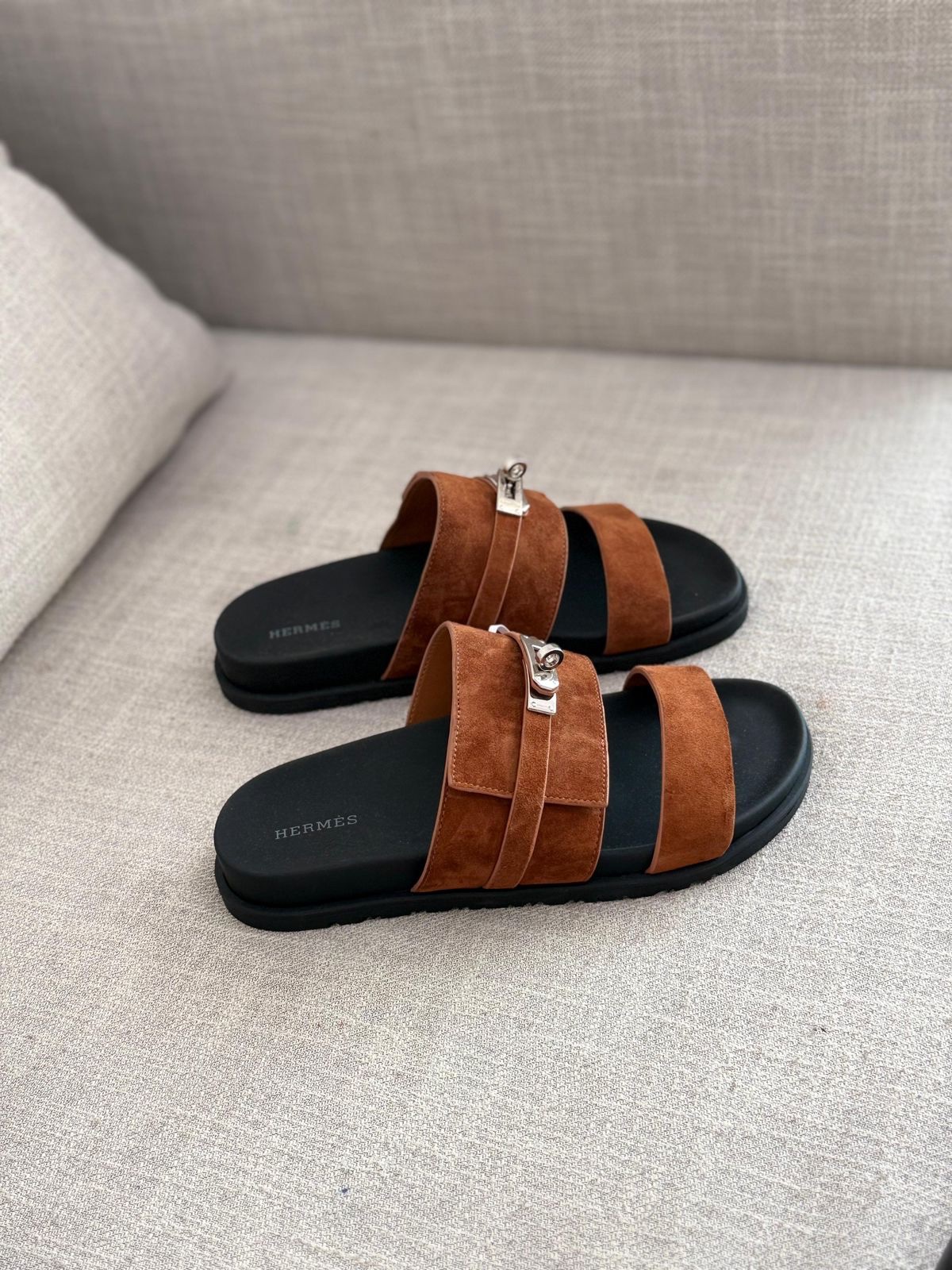 Hermès Jackson Sandals Palladium-Plated Kelly" Buckle - Image 5