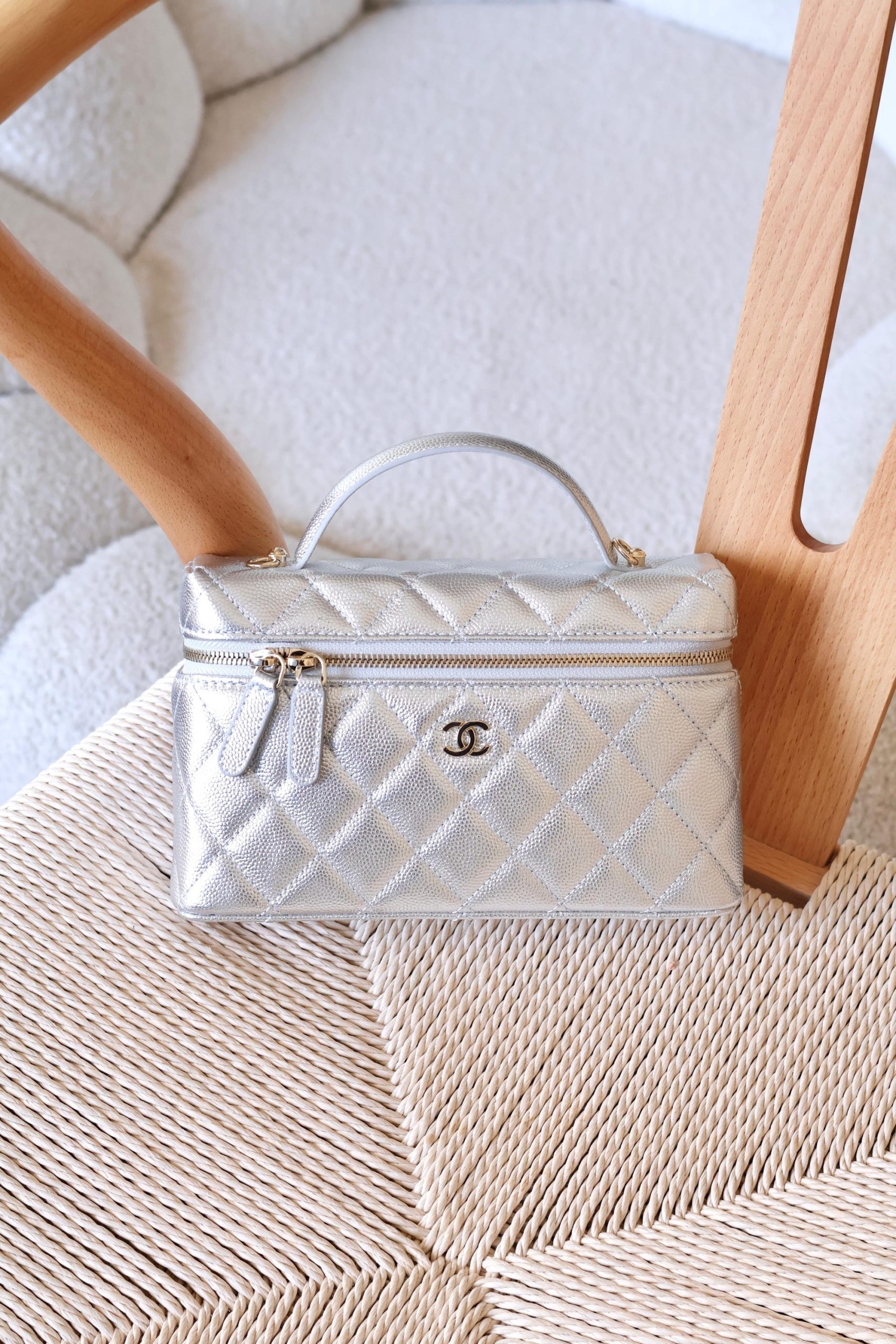 Chanel Long Vanity With Chain Quilted Caviar Leather - Image 5