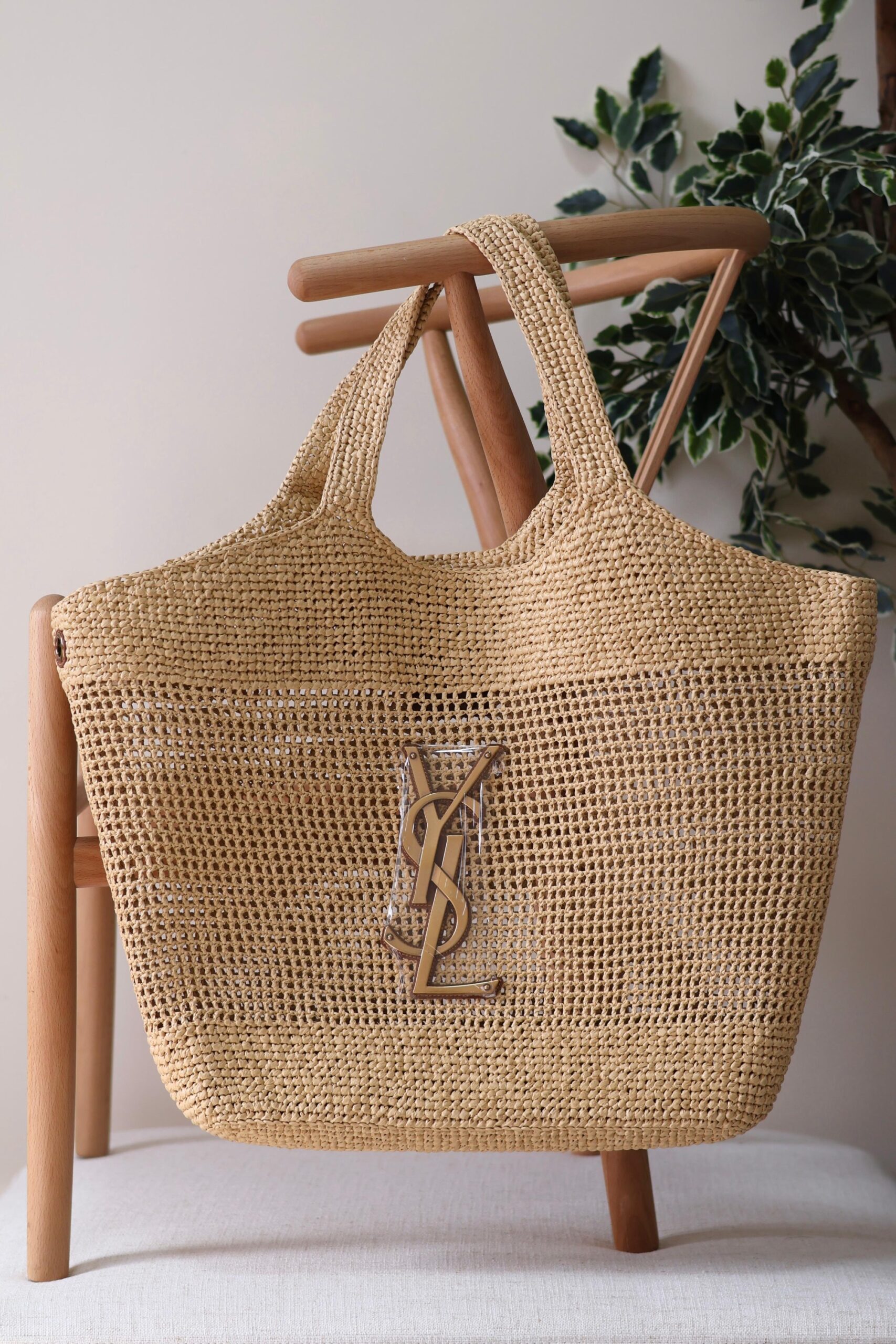 Saint Laurent Lcare Maxi Shopping Bag