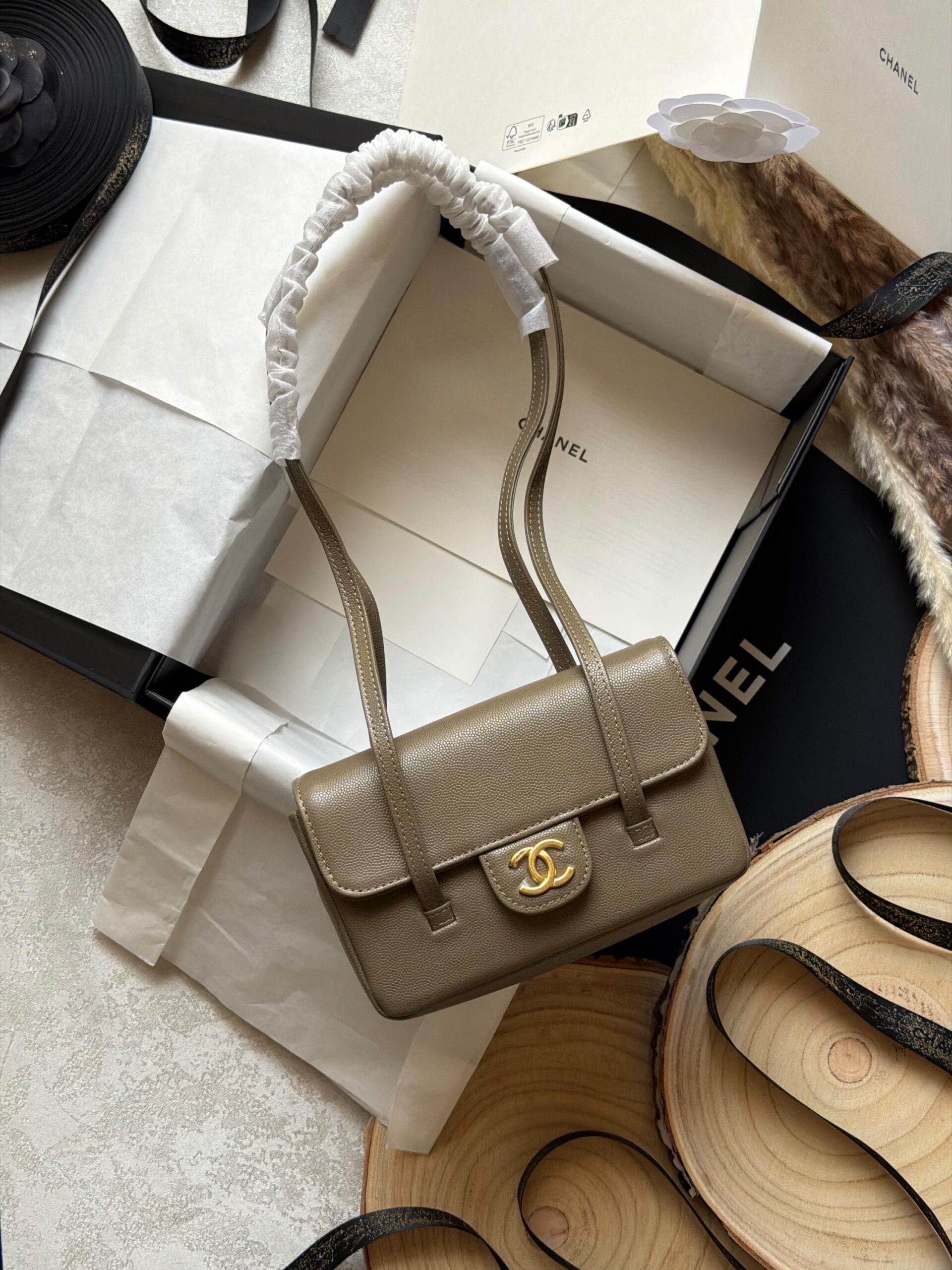 CHANEL Preppy Coco Bag 17 cm - Image 9