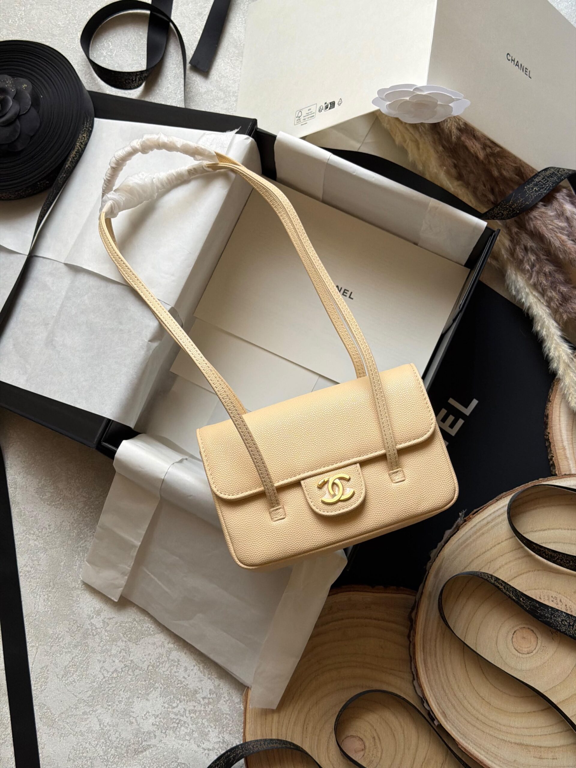 CHANEL Preppy Coco Bag 17 cm - Image 3