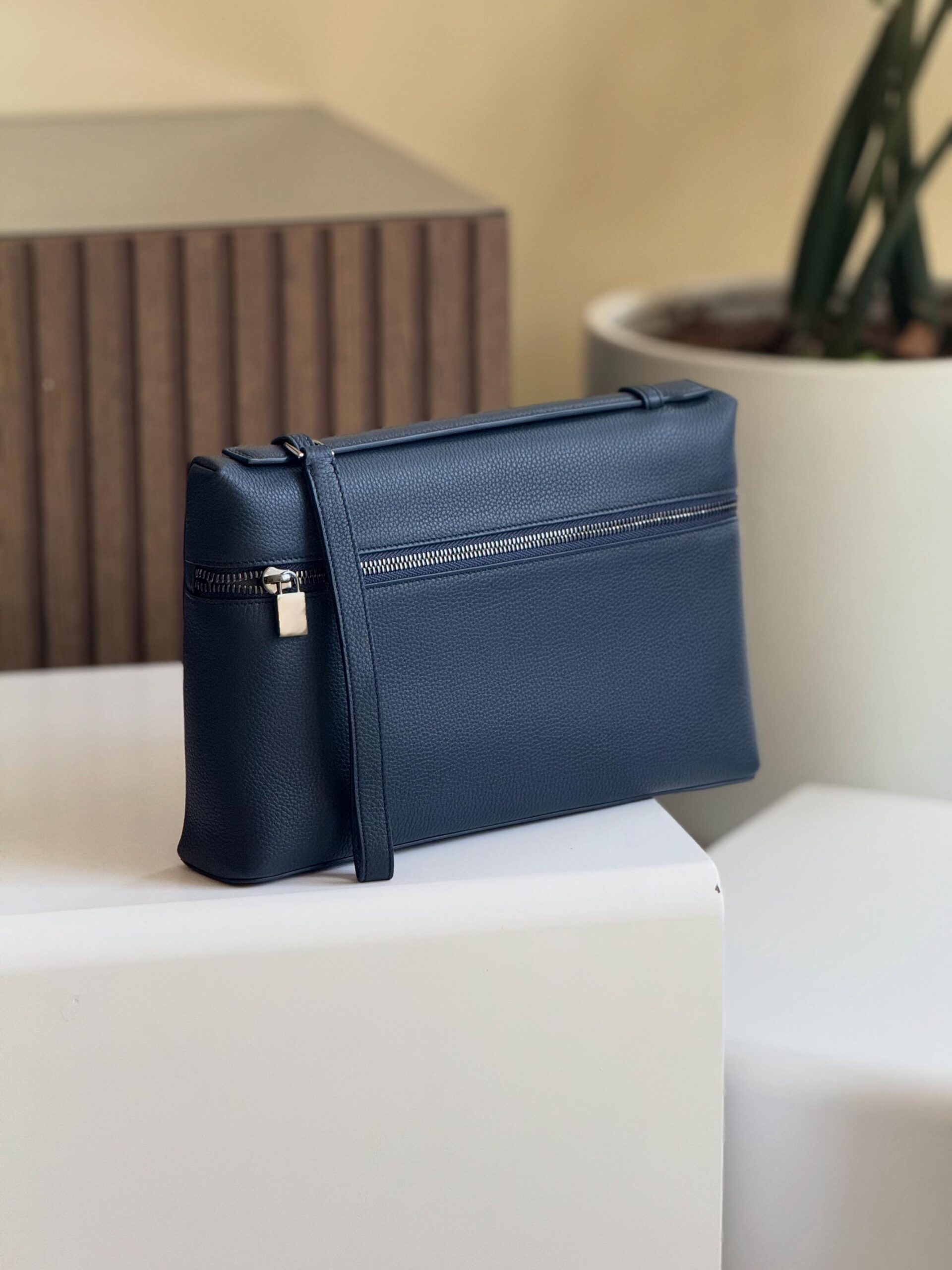 Loro Piana Extra Pouch L29