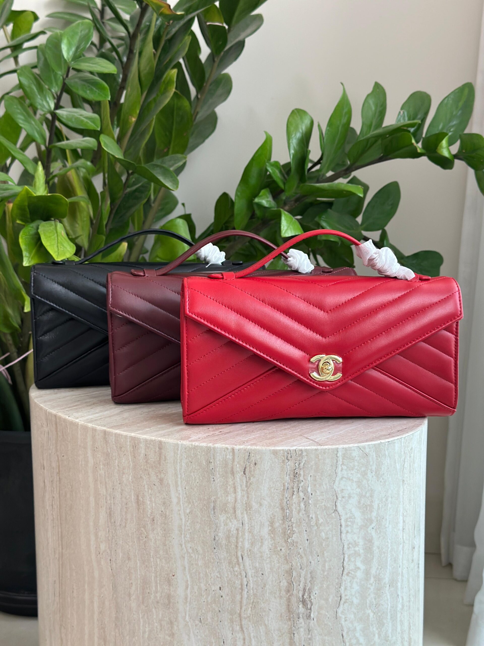 Chanel Red Chevron Leather Envelope Flap Bag - Image 4