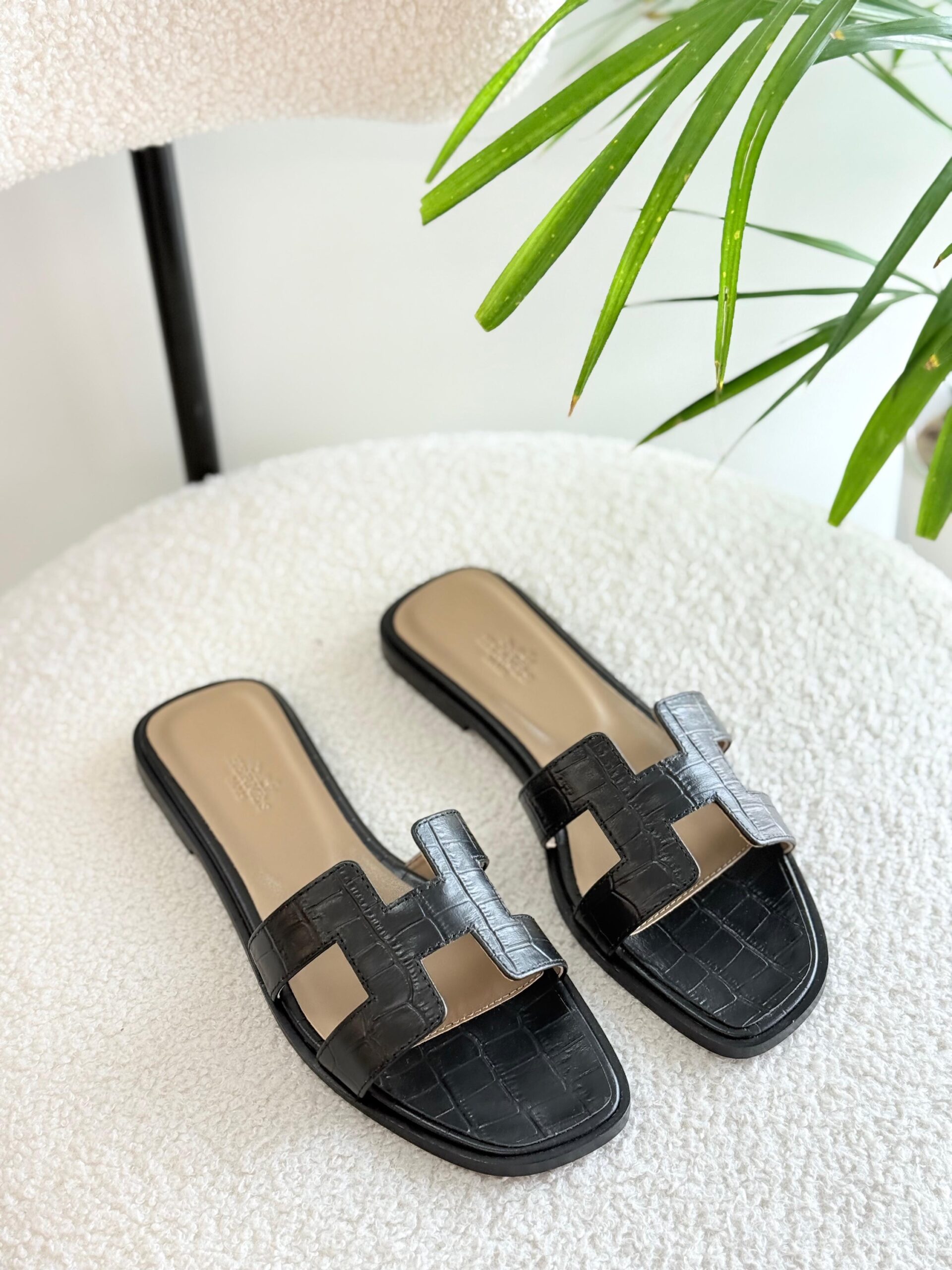 Hermès Oran Sandals Rare Himalaya Crocodile Leather - Image 4