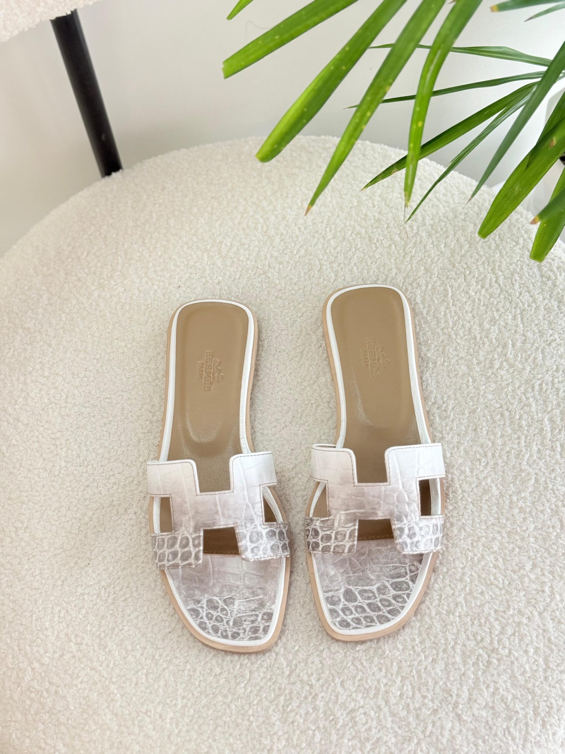 Hermès Oran Sandals Rare Himalaya Crocodile Leather - Image 2