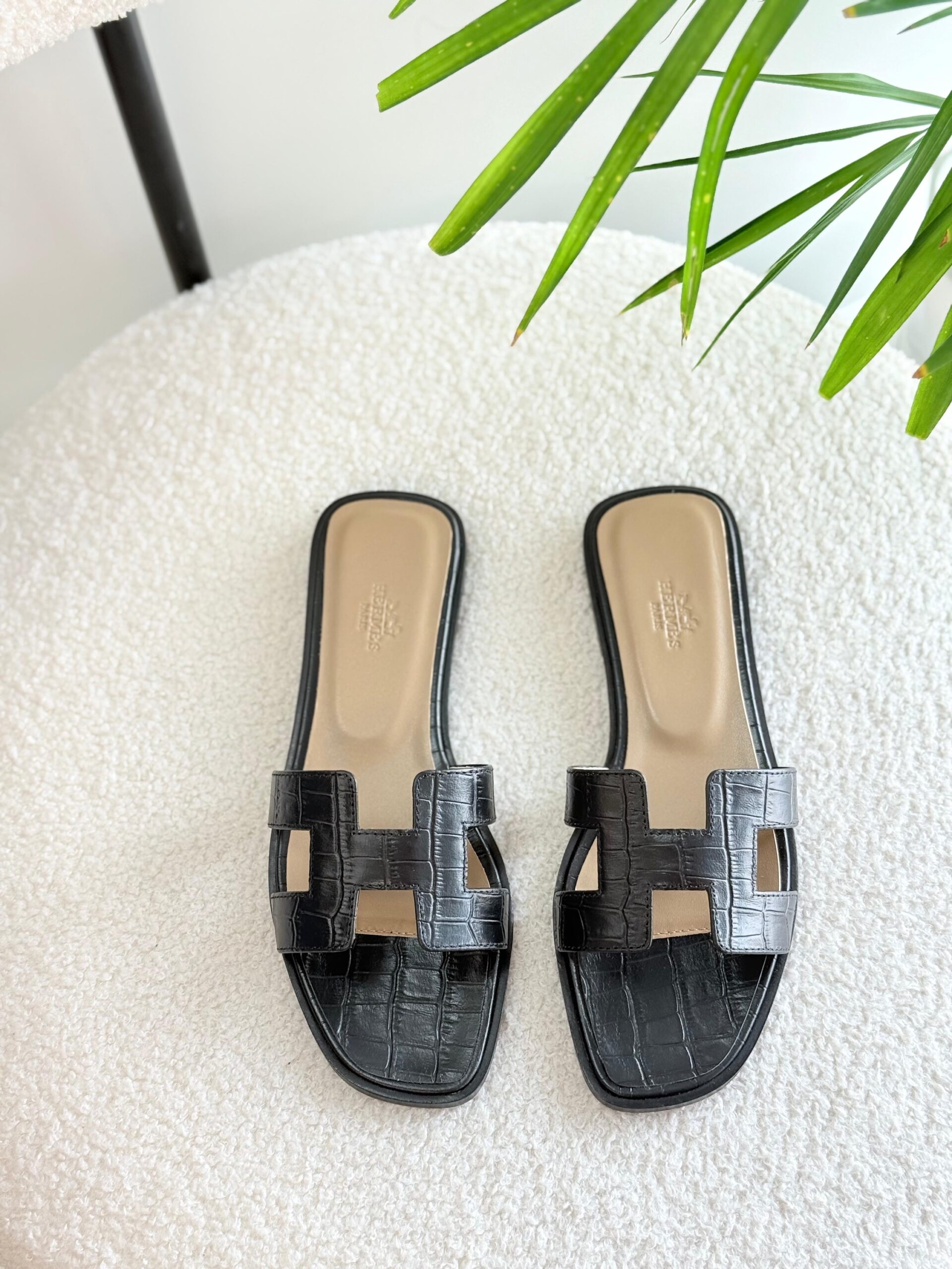 Hermès Oran Sandals Rare Himalaya Crocodile Leather - Image 3