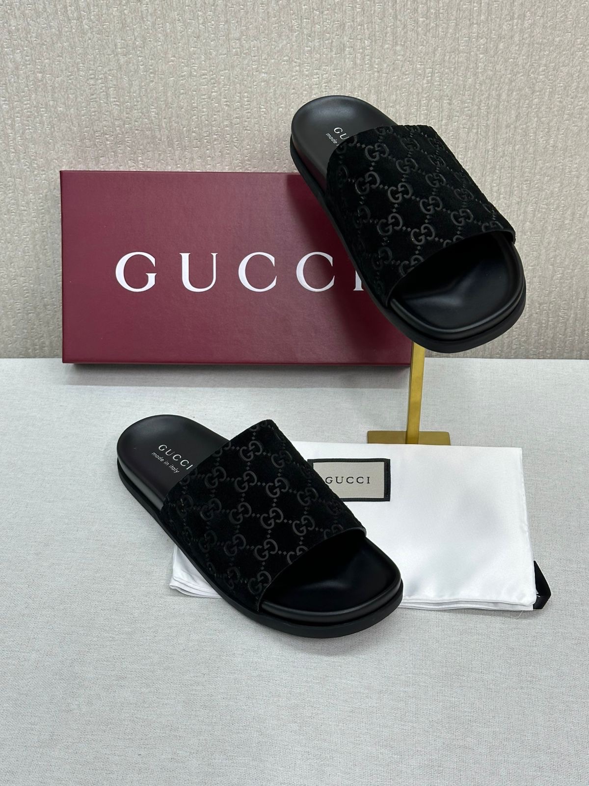 Gucci Men's Slide Sandals - Image 2
