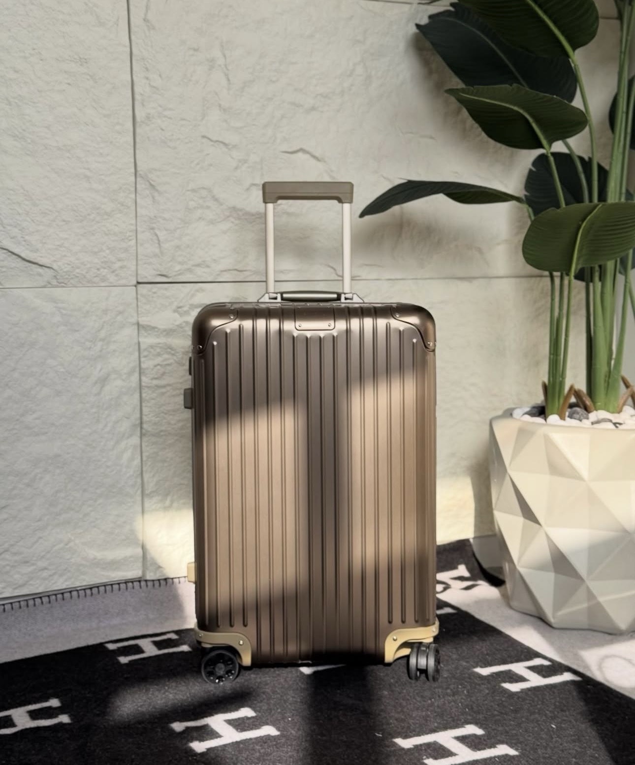 Rimowa Suitcase Set - Image 17