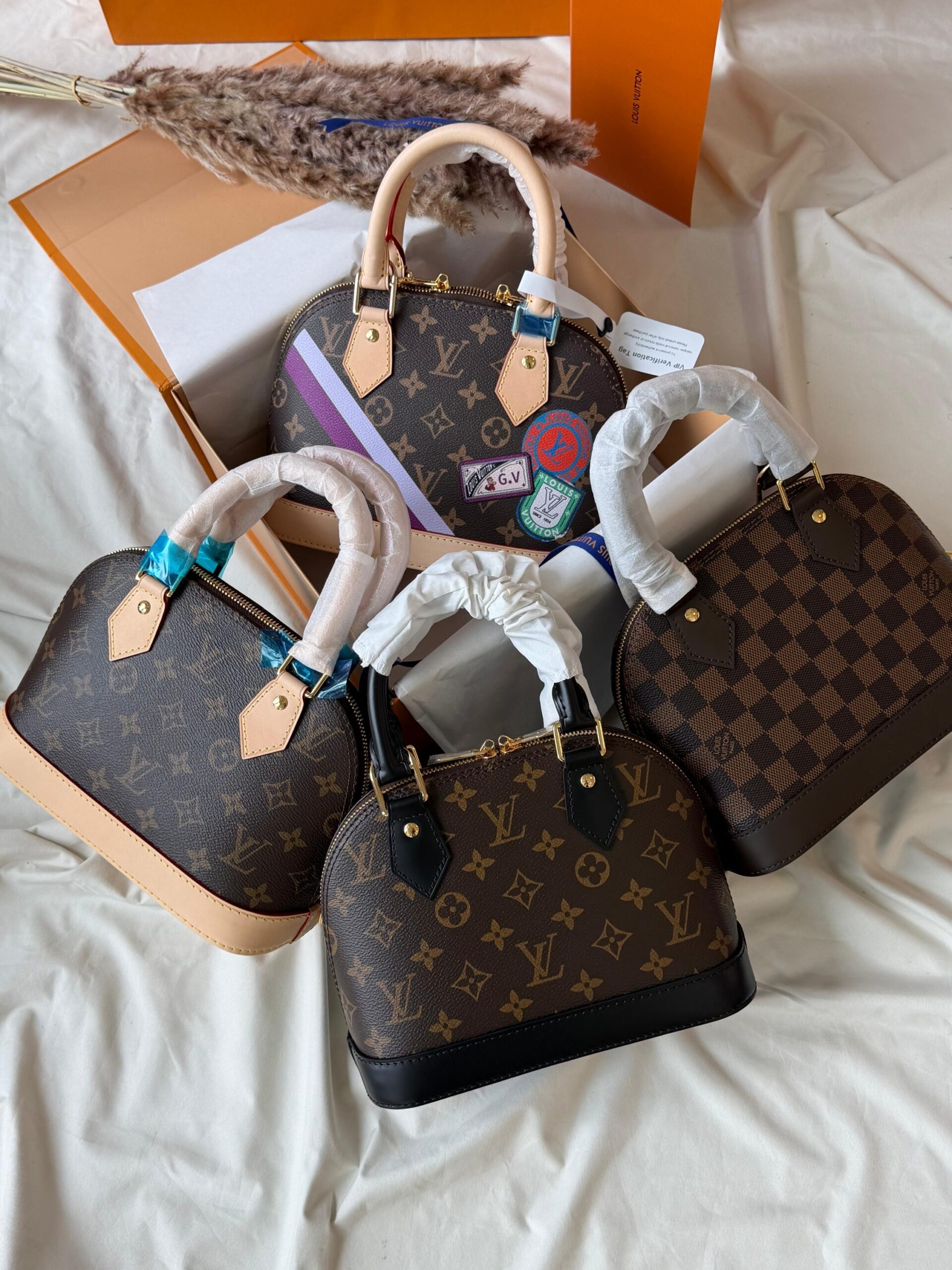 Louis Vuitton Alma BB Bag In Damier Ebene Canvas - Image 5