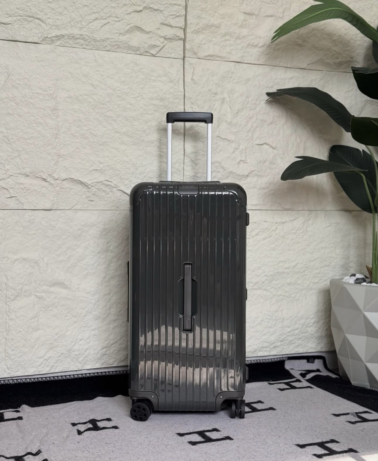 Rimowa Essential Suitcase Set - Image 10