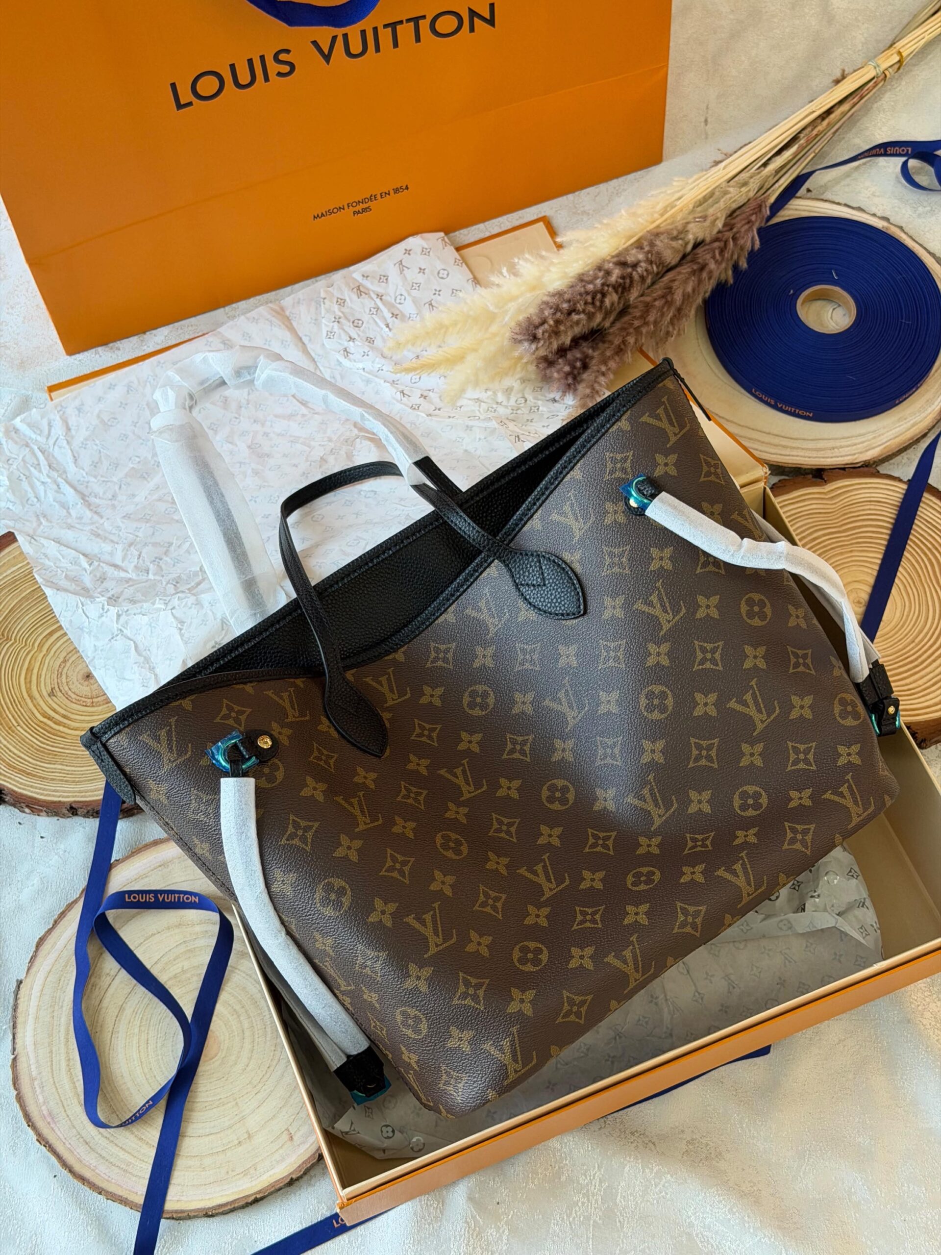 Louis Vuitton Neverfull MM Tote Embossed Monogram Empreinte Cowhide Leather - Image 12