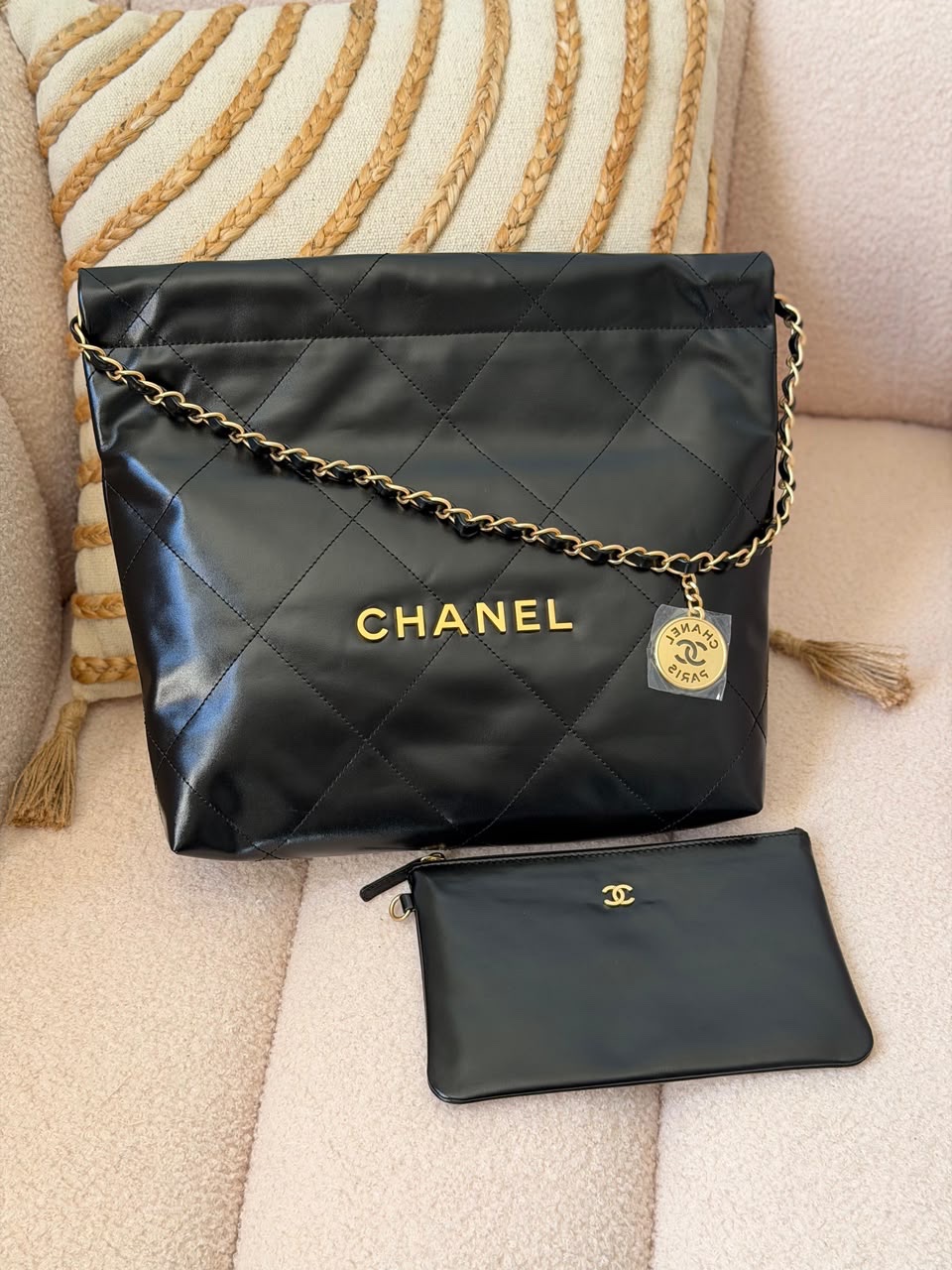 Chanel 22 Mini Handbag 32 Cm - Image 2