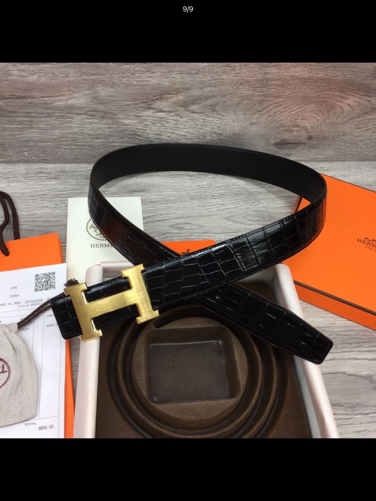 Hermès Constance Belt Features A Shiny Crocodile Leather Strap Paired - Image 4