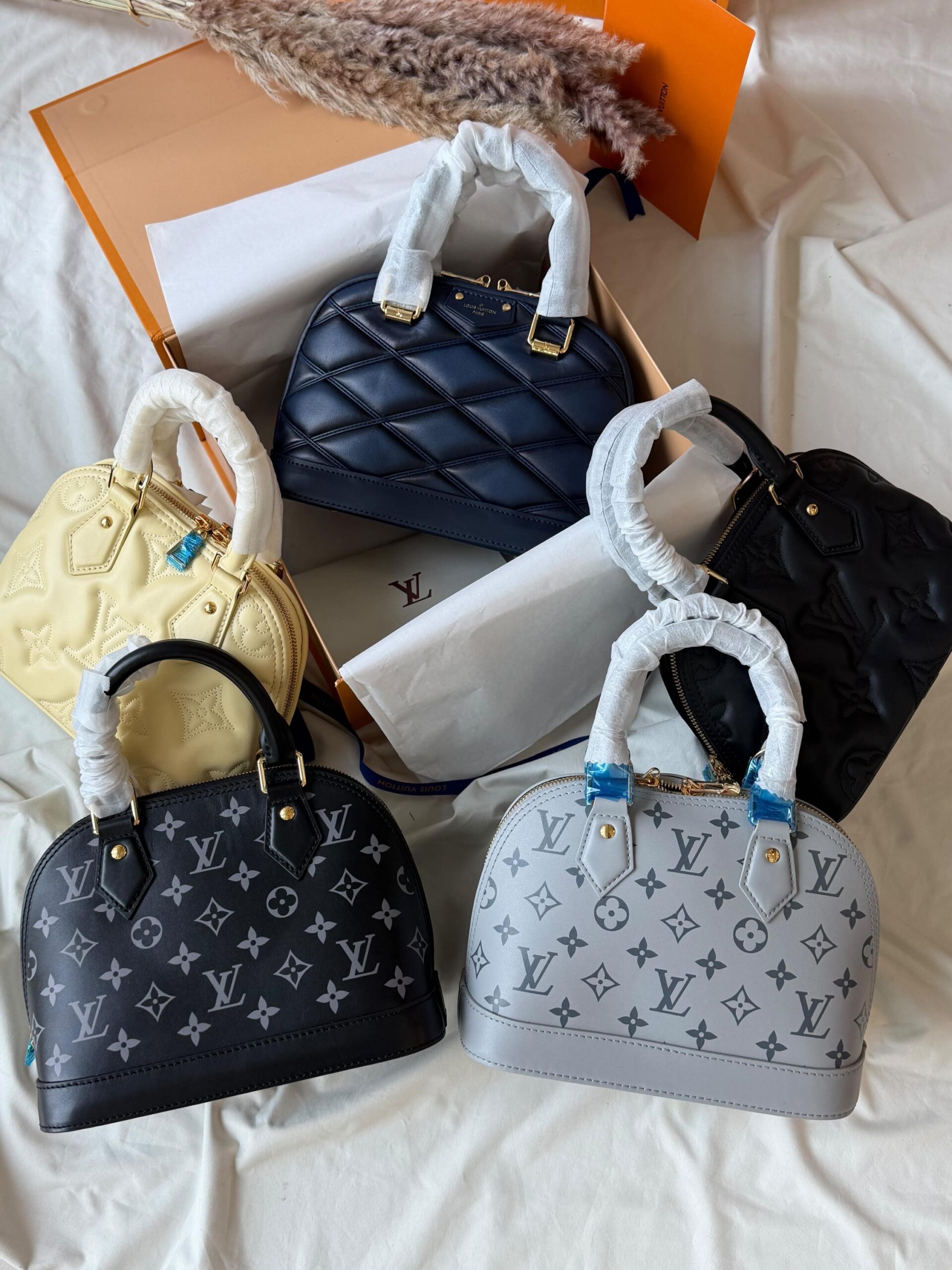 Louis Vuitton Alma BB Bag - Image 6