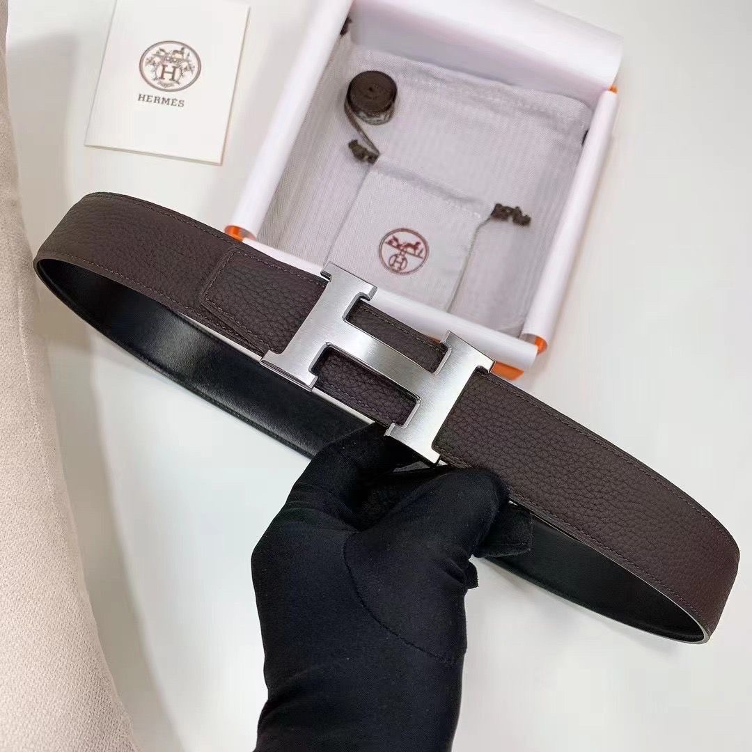 Hermès Constance Belt Features A Reversible Leather - Image 6