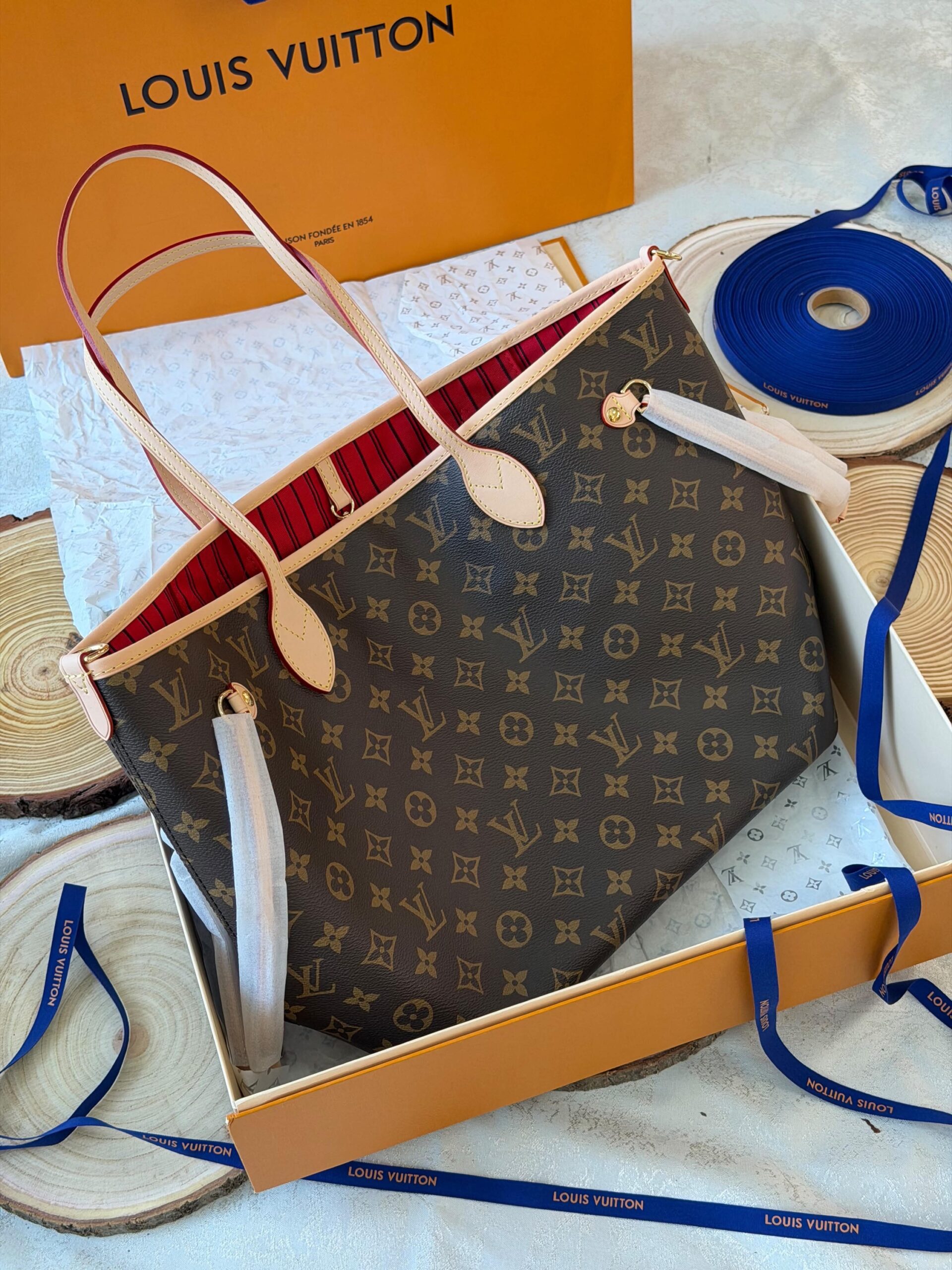 Louis Vuitton Neverfull MM Tote Bag - Image 7