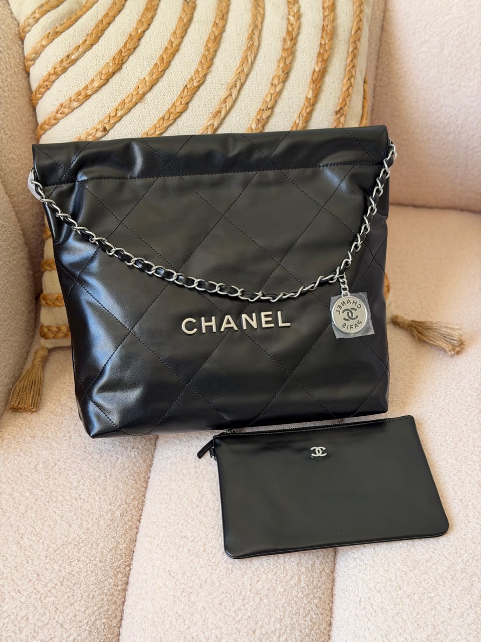 Chanel 22 Mini Handbag 32 Cm - Image 4