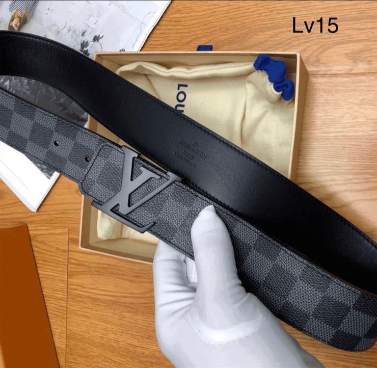 Louis Vuitton Belt Features The Iconic Damier - Image 2
