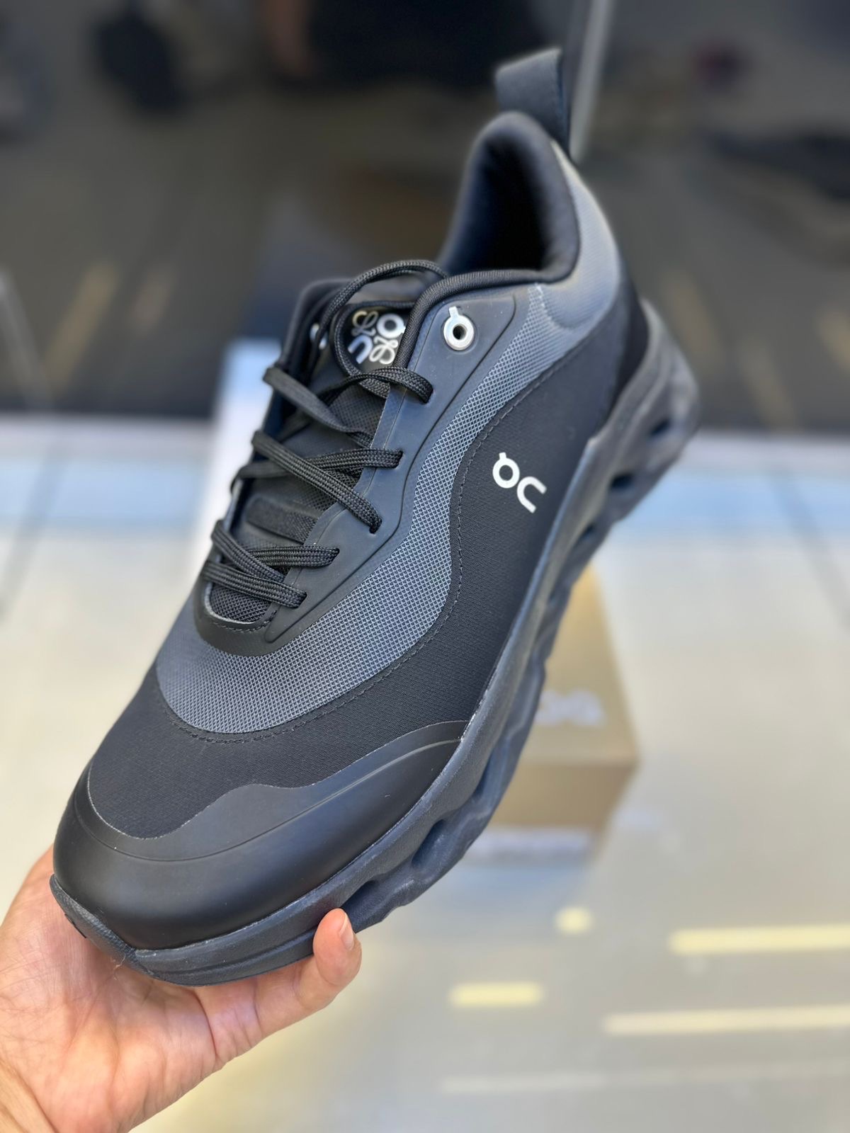 On Running Cloudtilt Sneakers