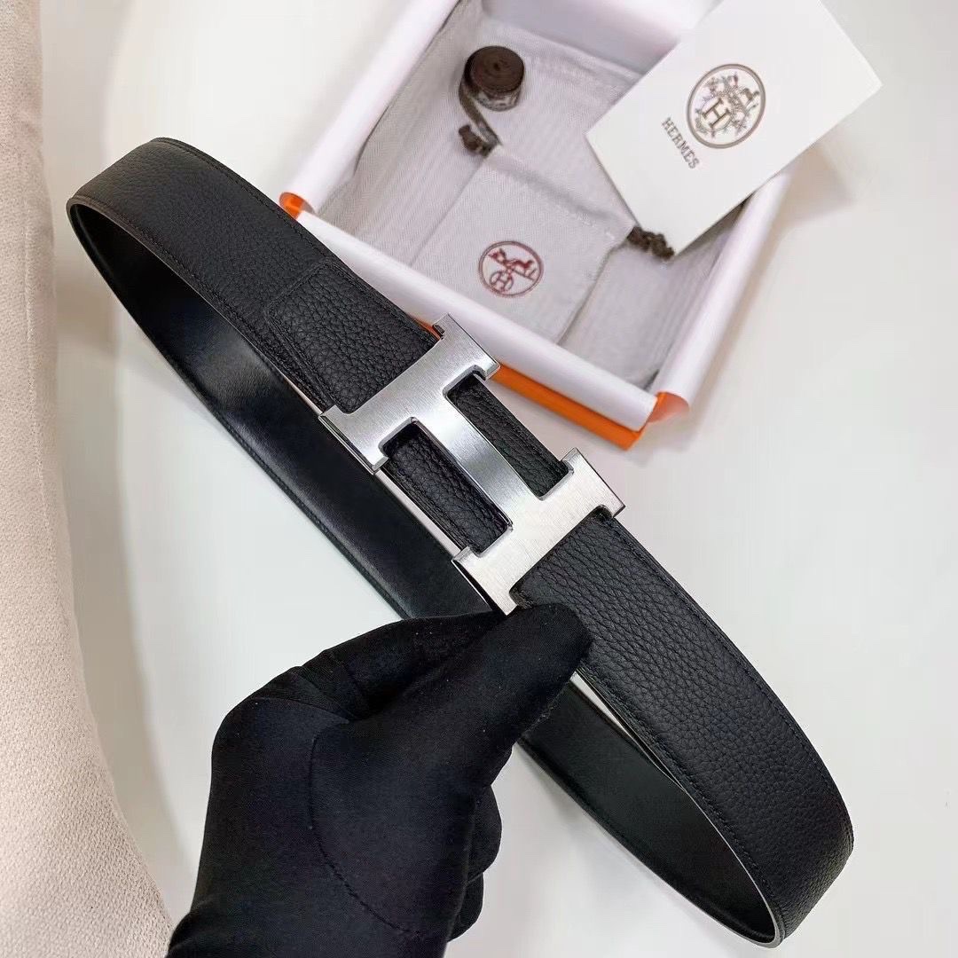 Hermès Constance Belt Features A Reversible Leather - Image 5