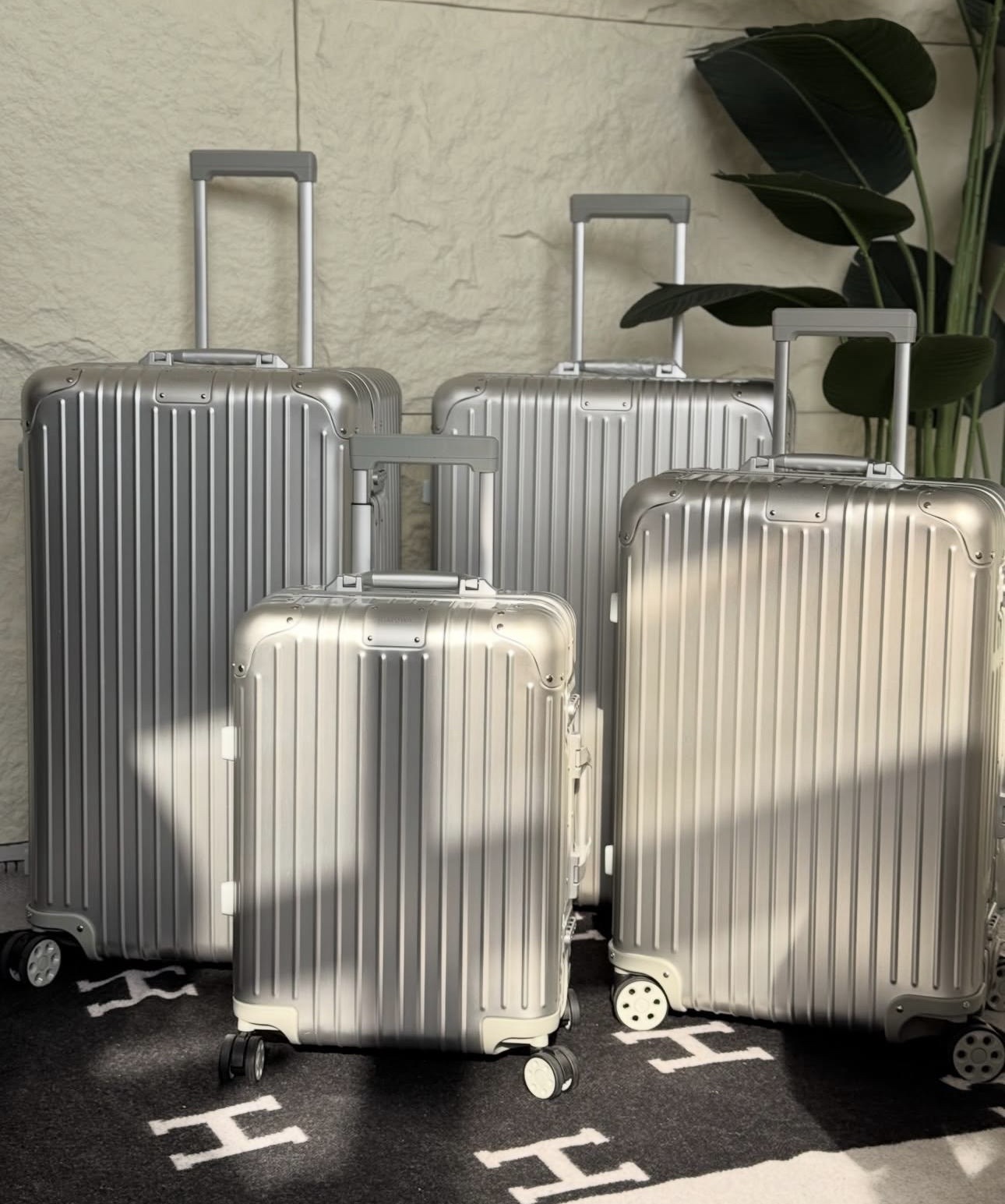 Rimowa Suitcase Set - Image 16