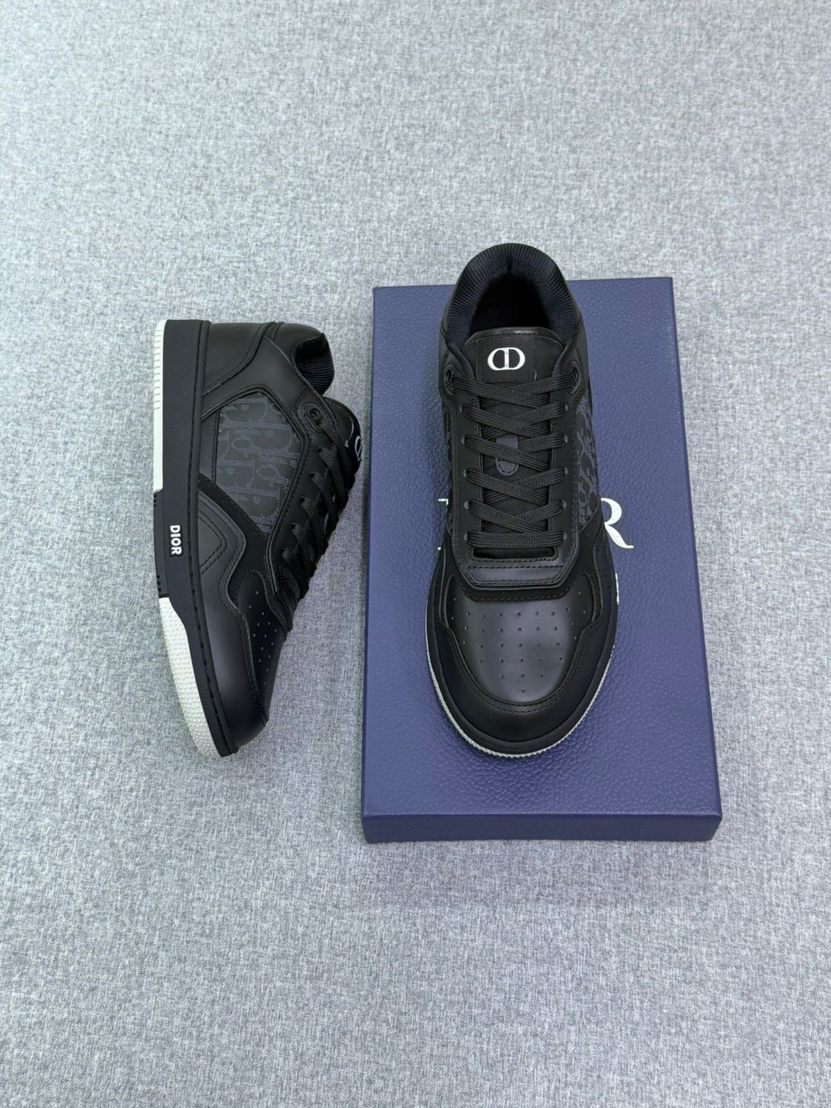 Dior B01 Sneakers Feature - Image 4