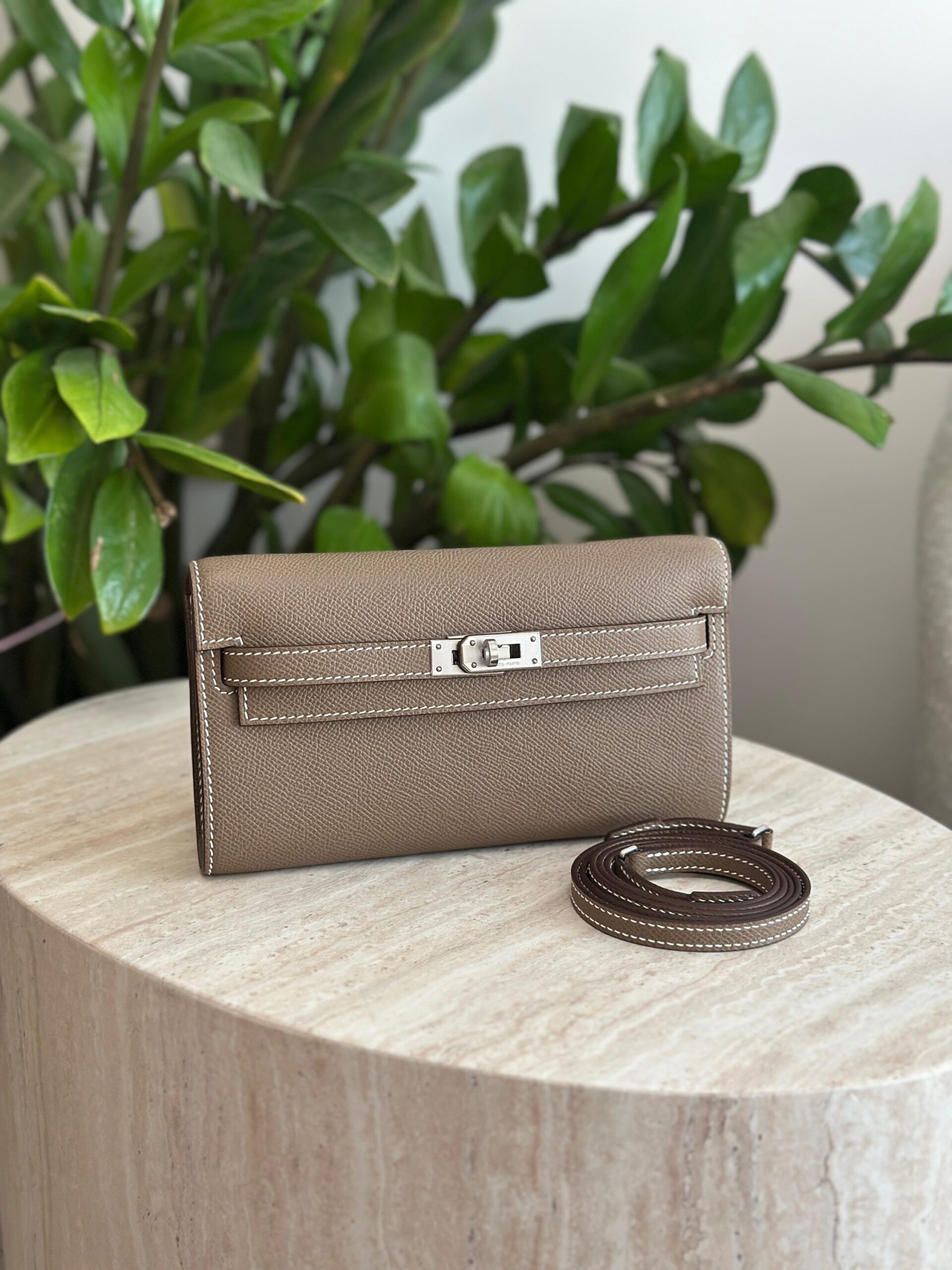 Hermès Kelly To-Go Wallet - Image 18