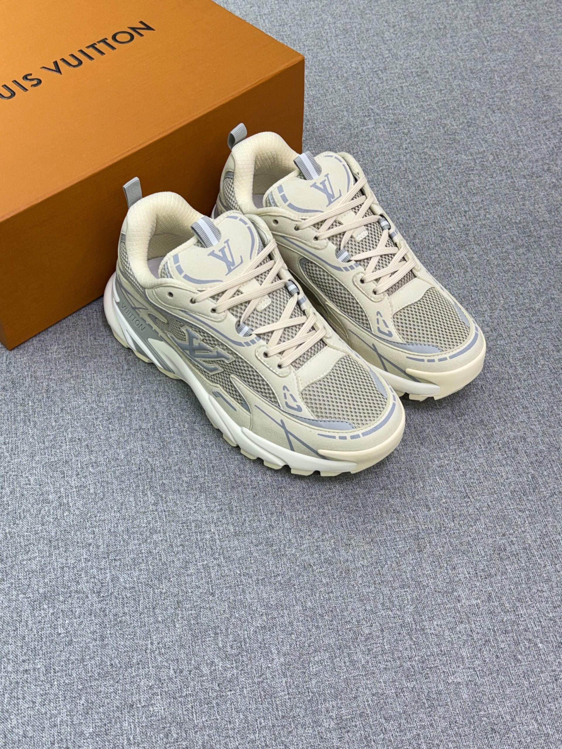 Louis Vuitton Tatic Runner Sneakers - Image 7