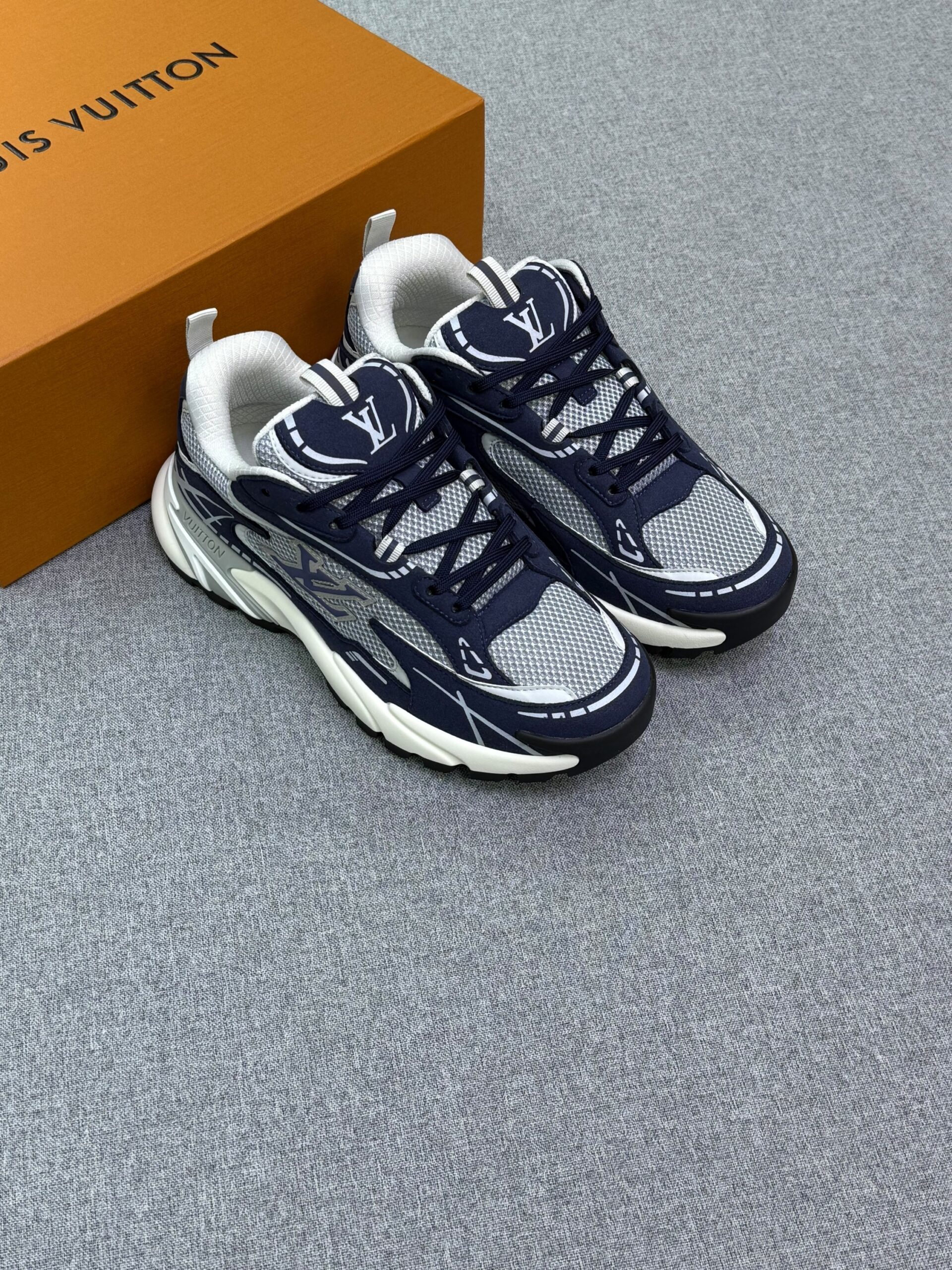Louis Vuitton Tatic Runner Sneakers