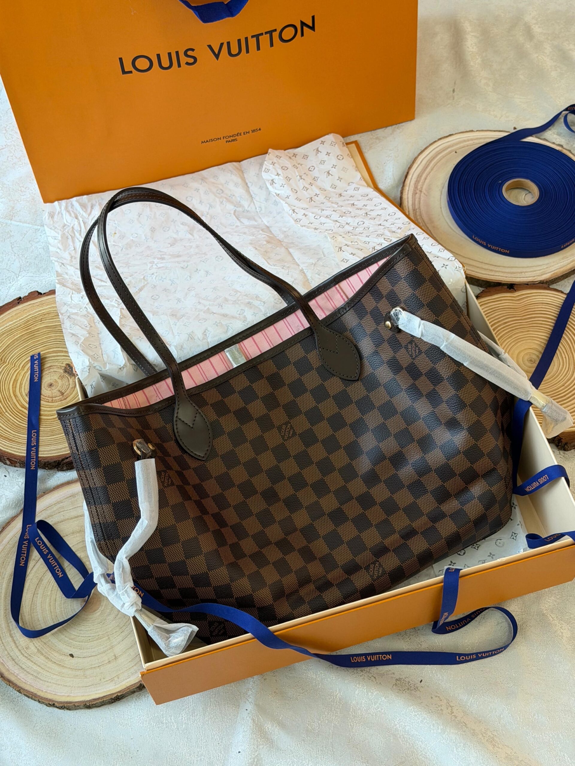 Louis Vuitton Neverfull MM Tote Bag - Image 3