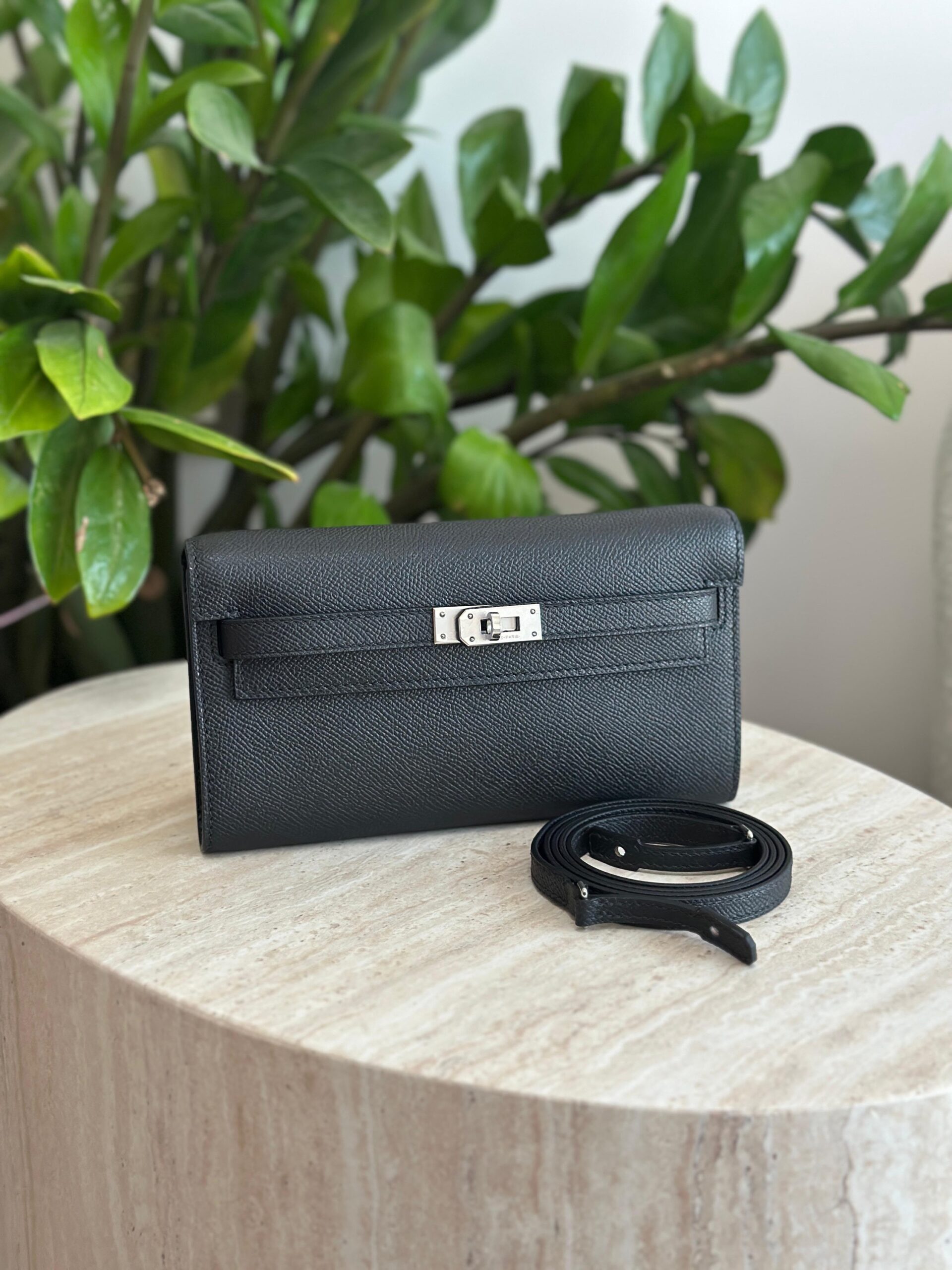 Hermès Kelly To-Go Wallet - Image 16
