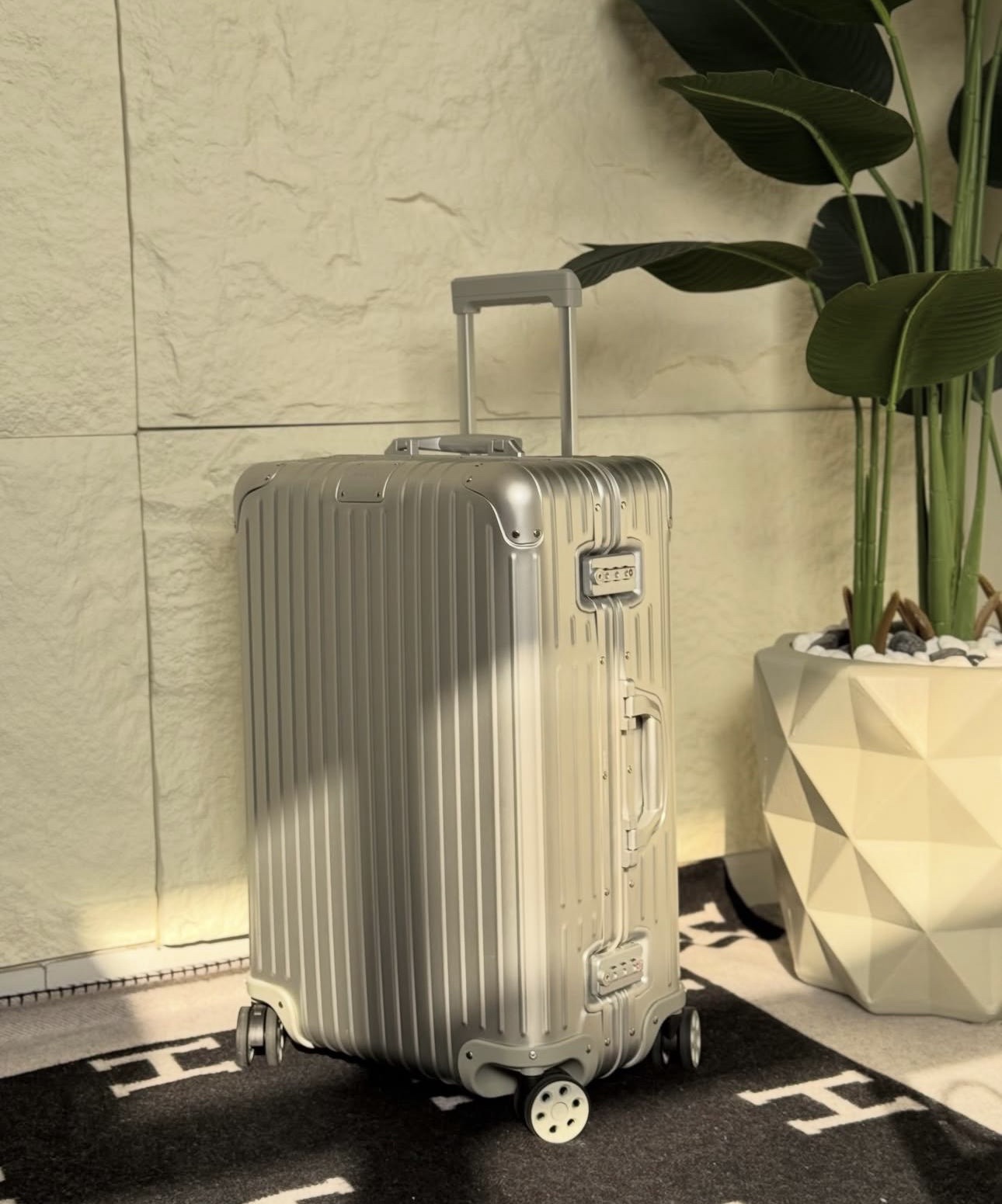 Rimowa Suitcase Set - Image 14
