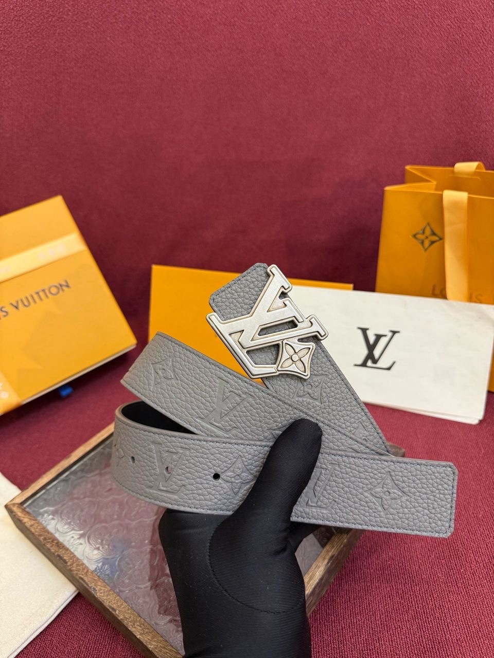 Louis Vuitton LV Initiales Belt Features Embossed Taurillon Leather - Image 4