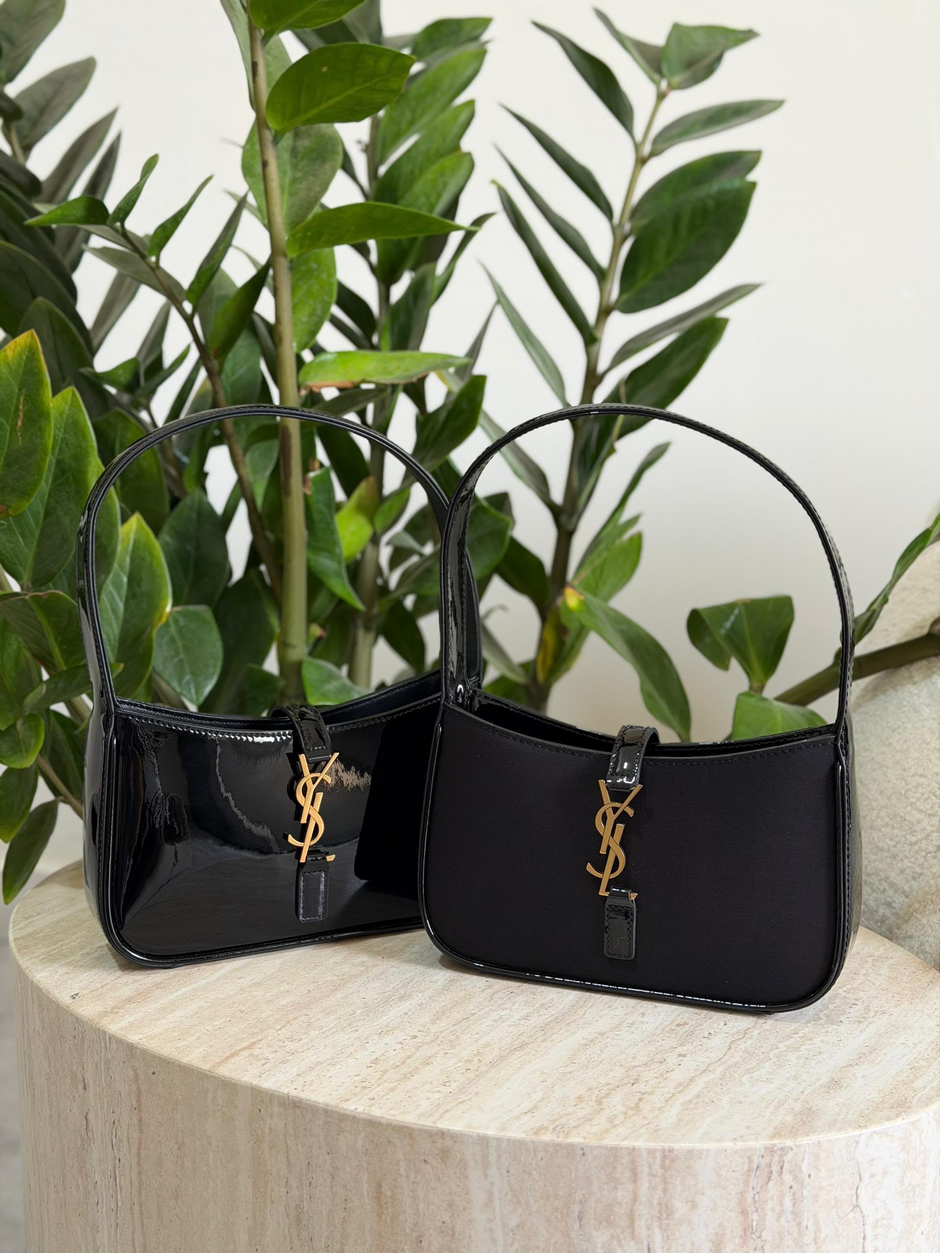 Yves Saint Laurent Le 5 À 7 Hobo Bag - Image 15