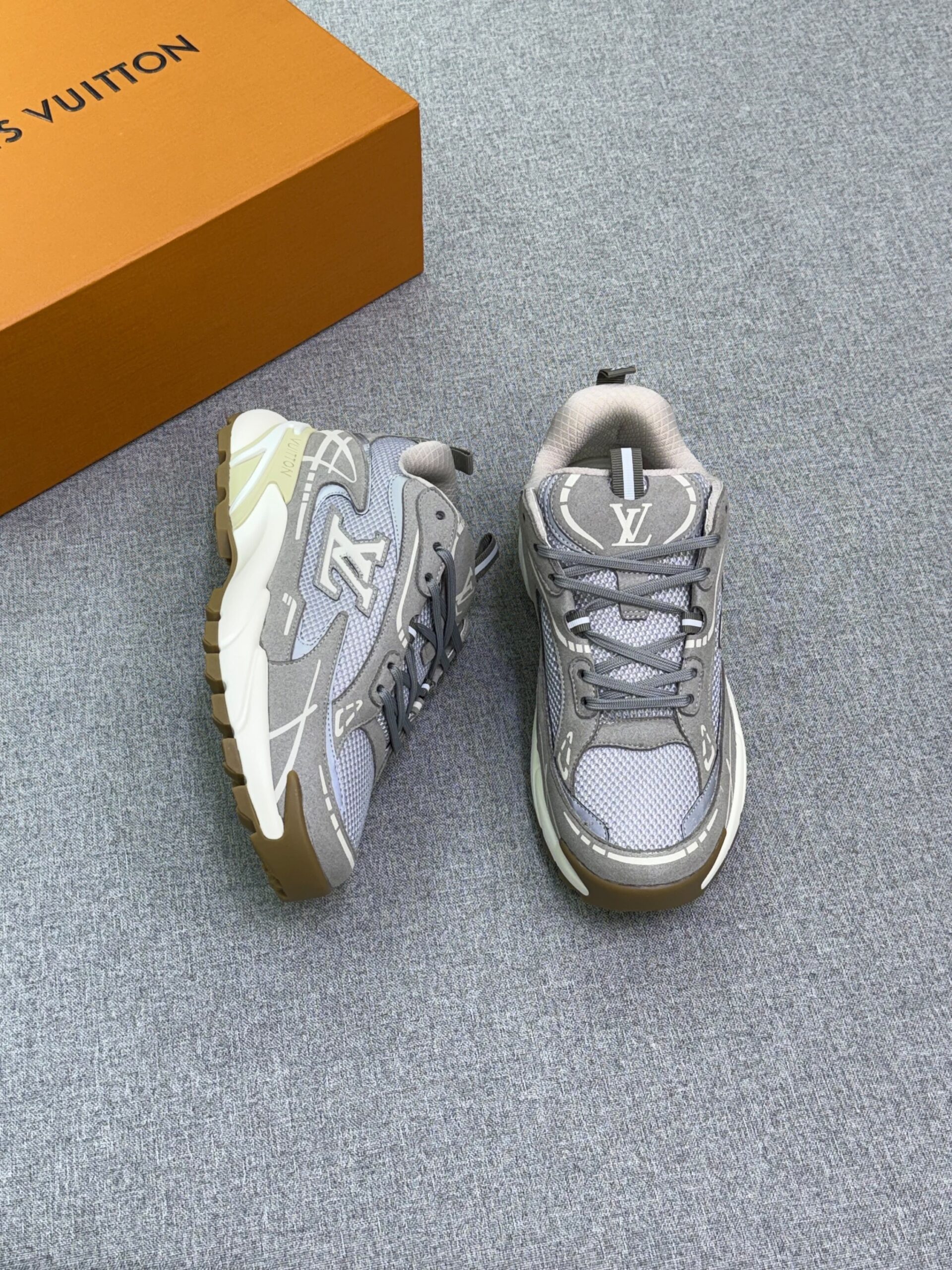 Louis Vuitton Tatic Runner Sneakers - Image 4