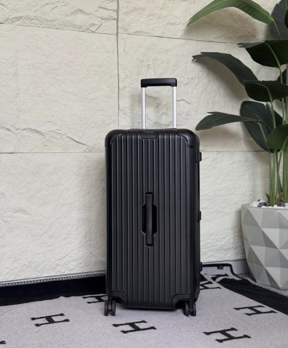 Rimowa Suitcase Set - Image 2