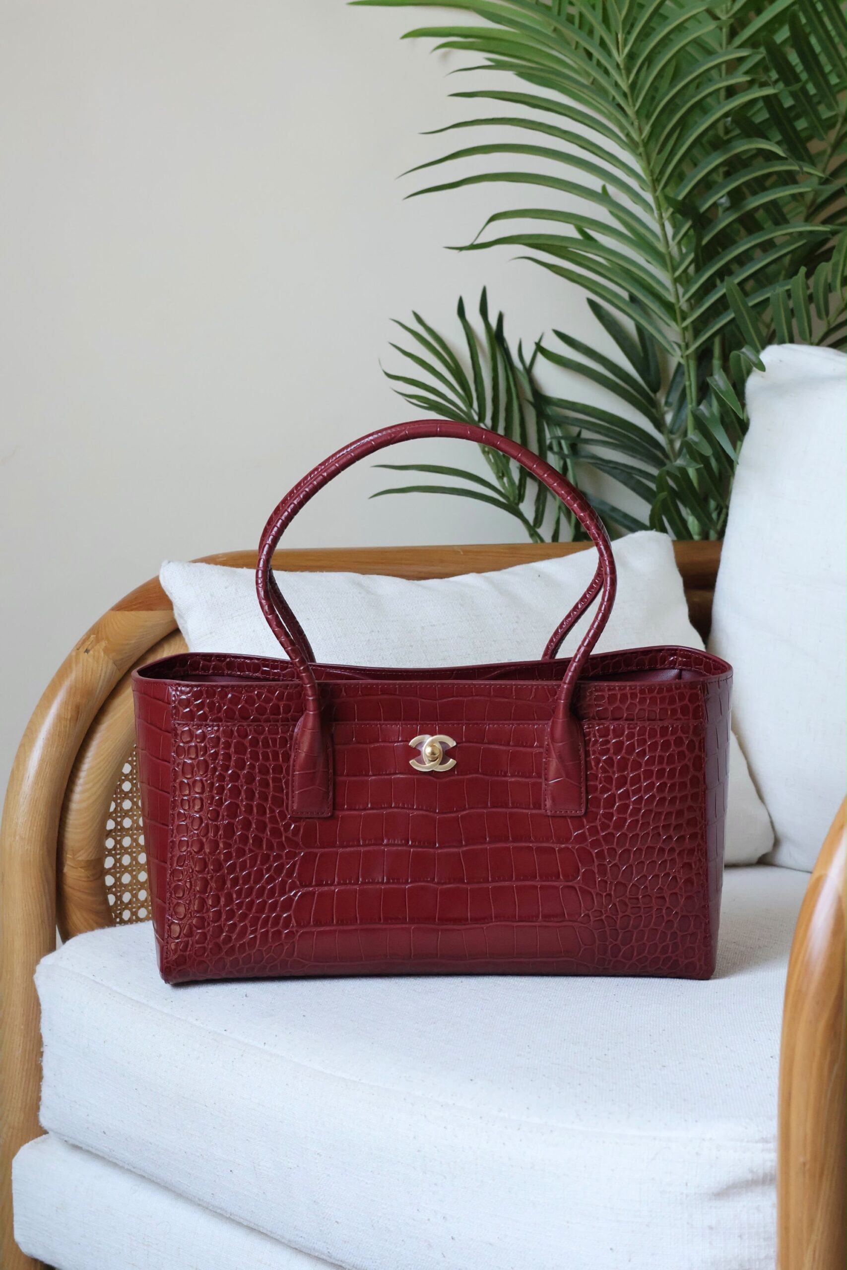 Chanel Crocodile-Embossed Calfskin Bag - Image 2