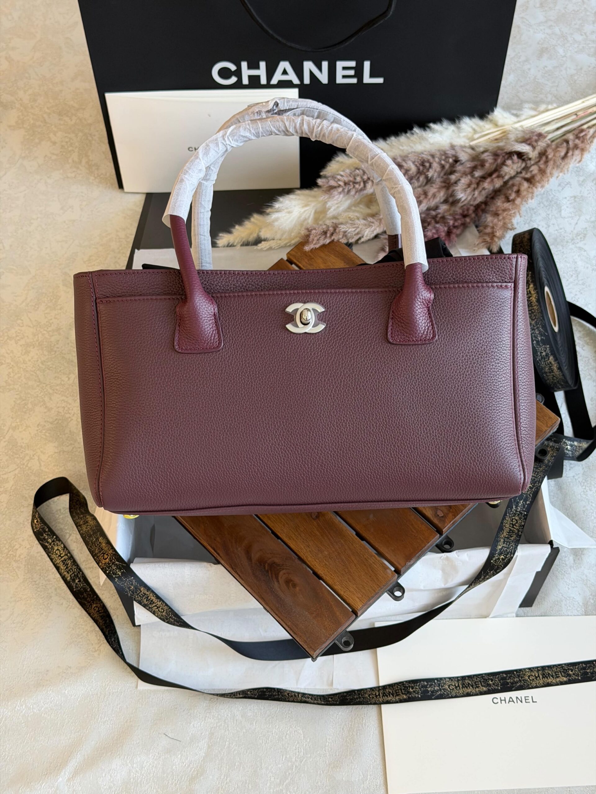 leather Chanel Executive Cerf Tote Bag