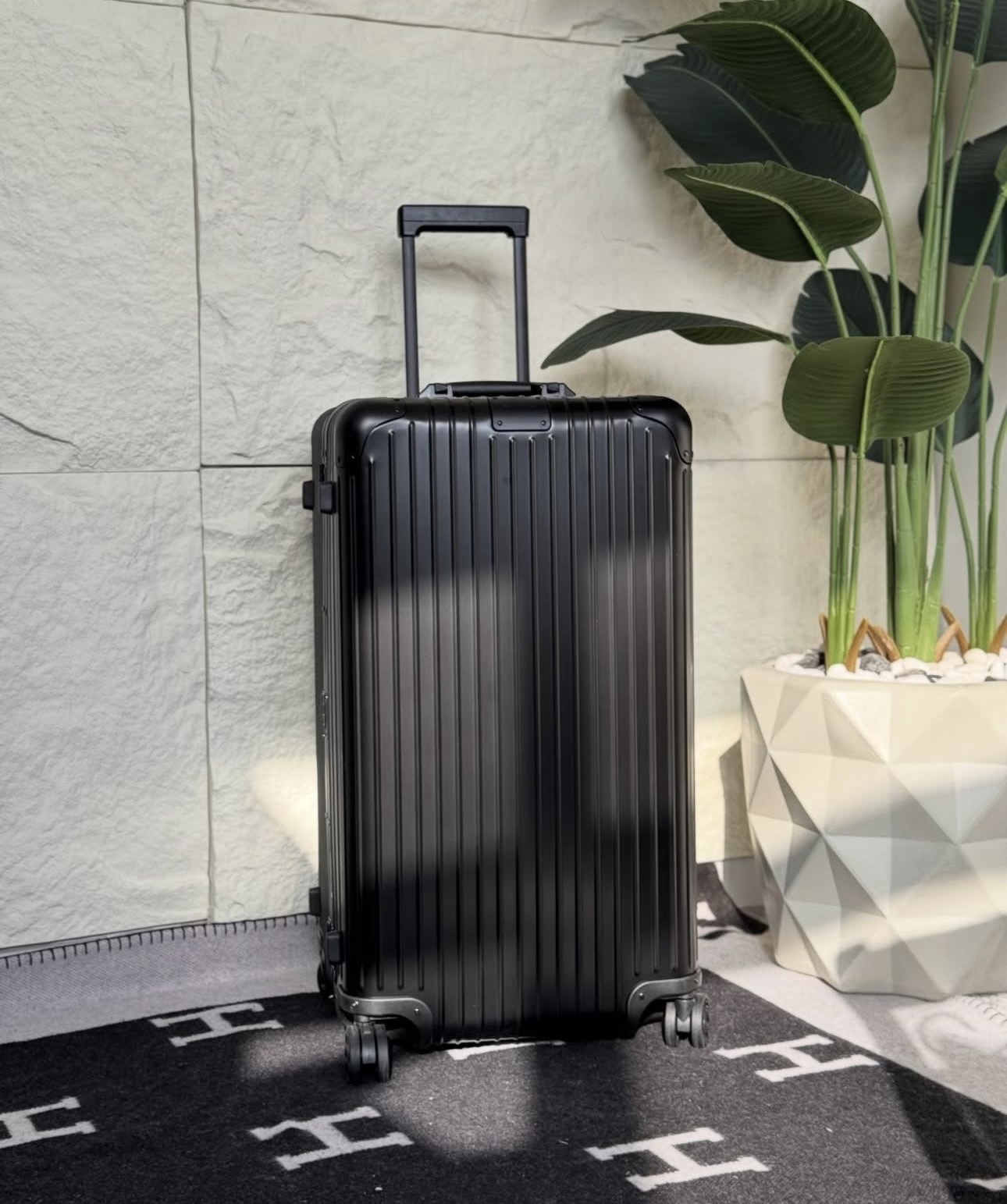 Rimowa Suitcase Set - Image 5