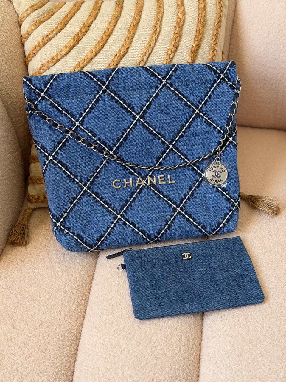 Chanel 22 Mini Handbag 32 Cm - Image 3