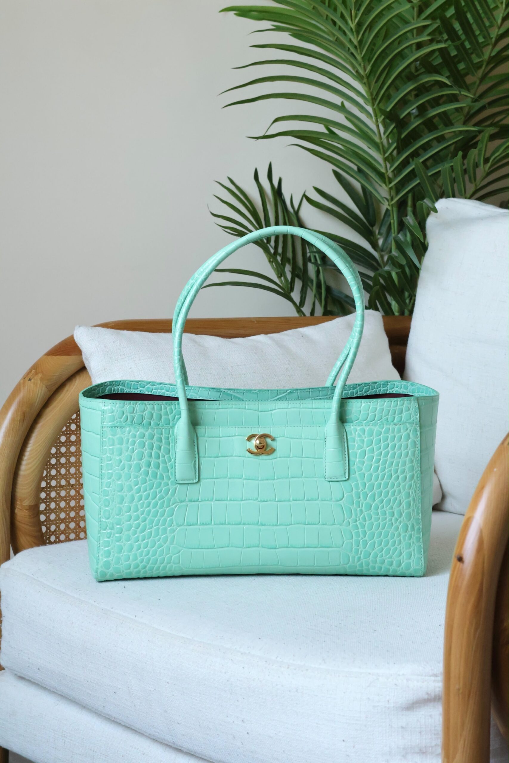Chanel Crocodile-Embossed Calfskin Bag - Image 3
